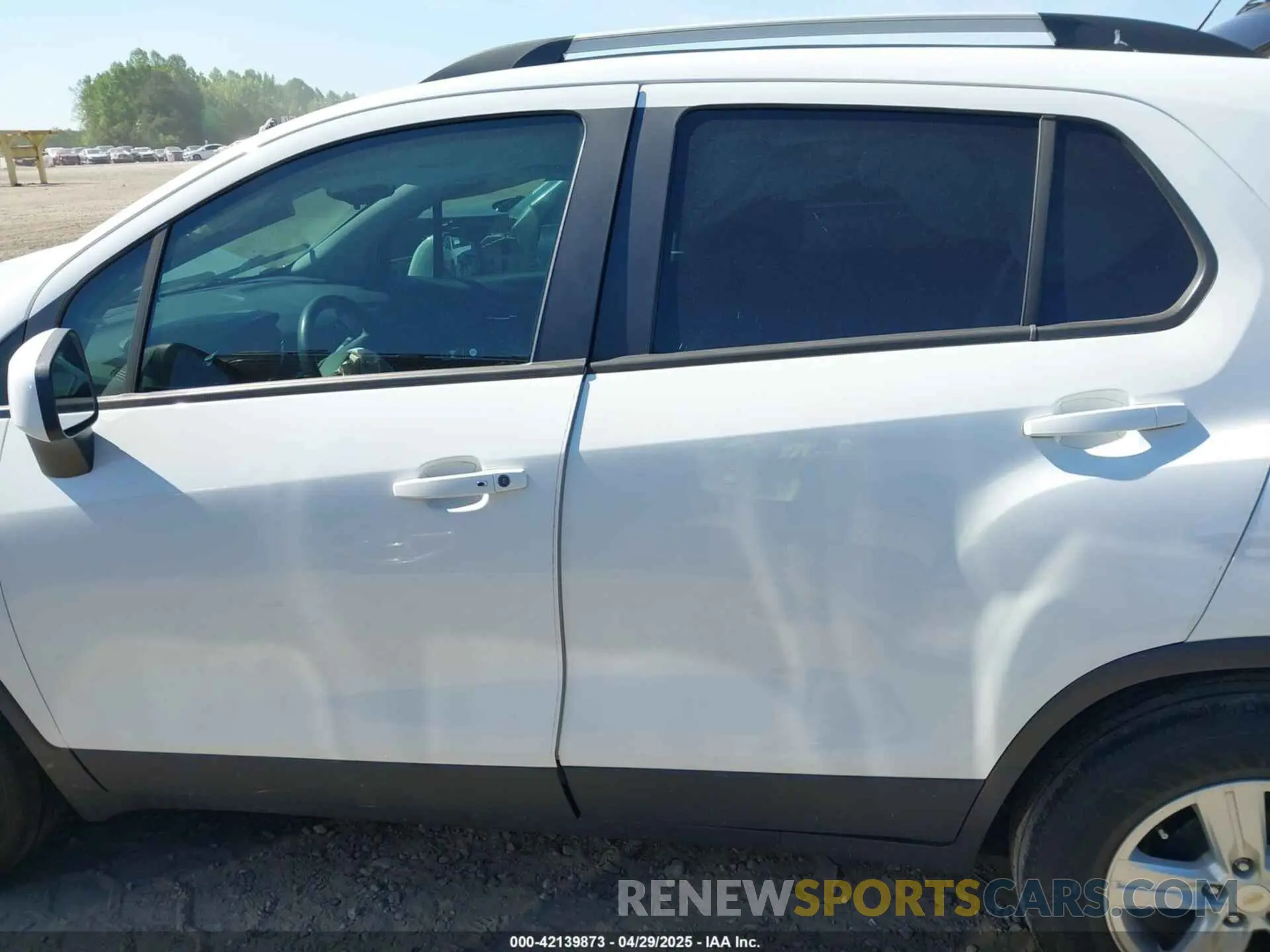 13 Photograph of a damaged car KL7CJLSB1MB312023 CHEVROLET TRAX 2021