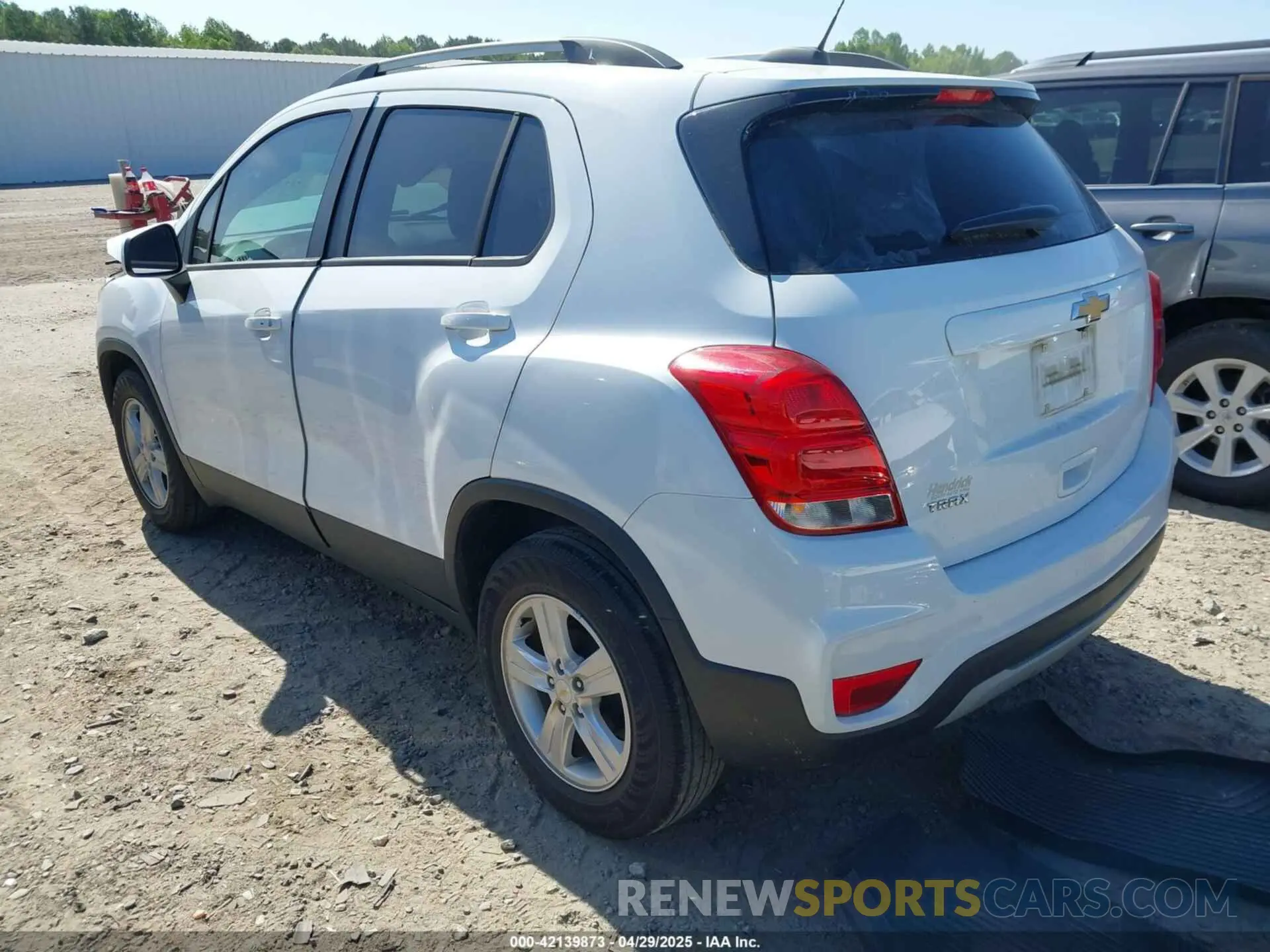 3 Photograph of a damaged car KL7CJLSB1MB312023 CHEVROLET TRAX 2021
