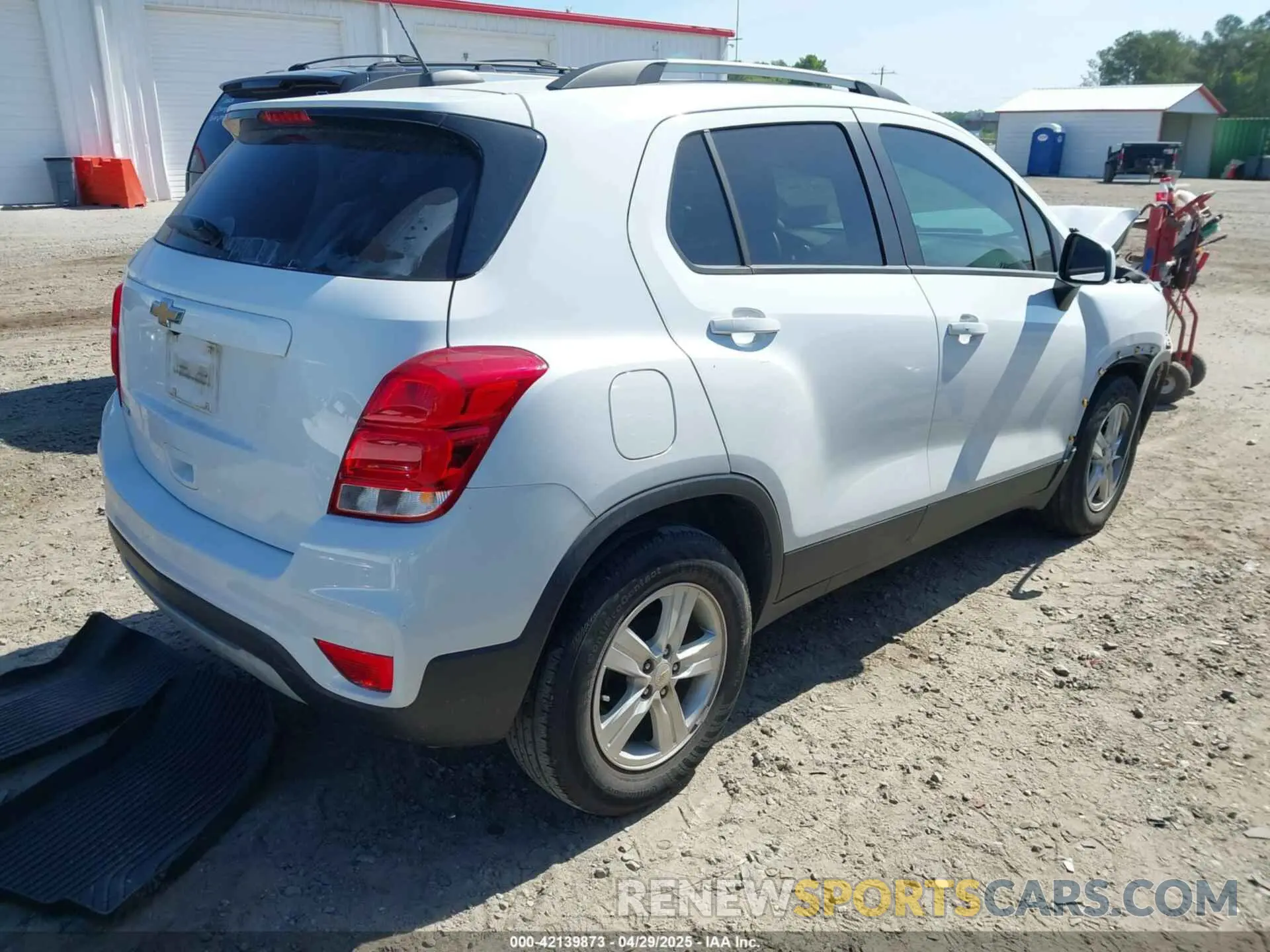 4 Photograph of a damaged car KL7CJLSB1MB312023 CHEVROLET TRAX 2021