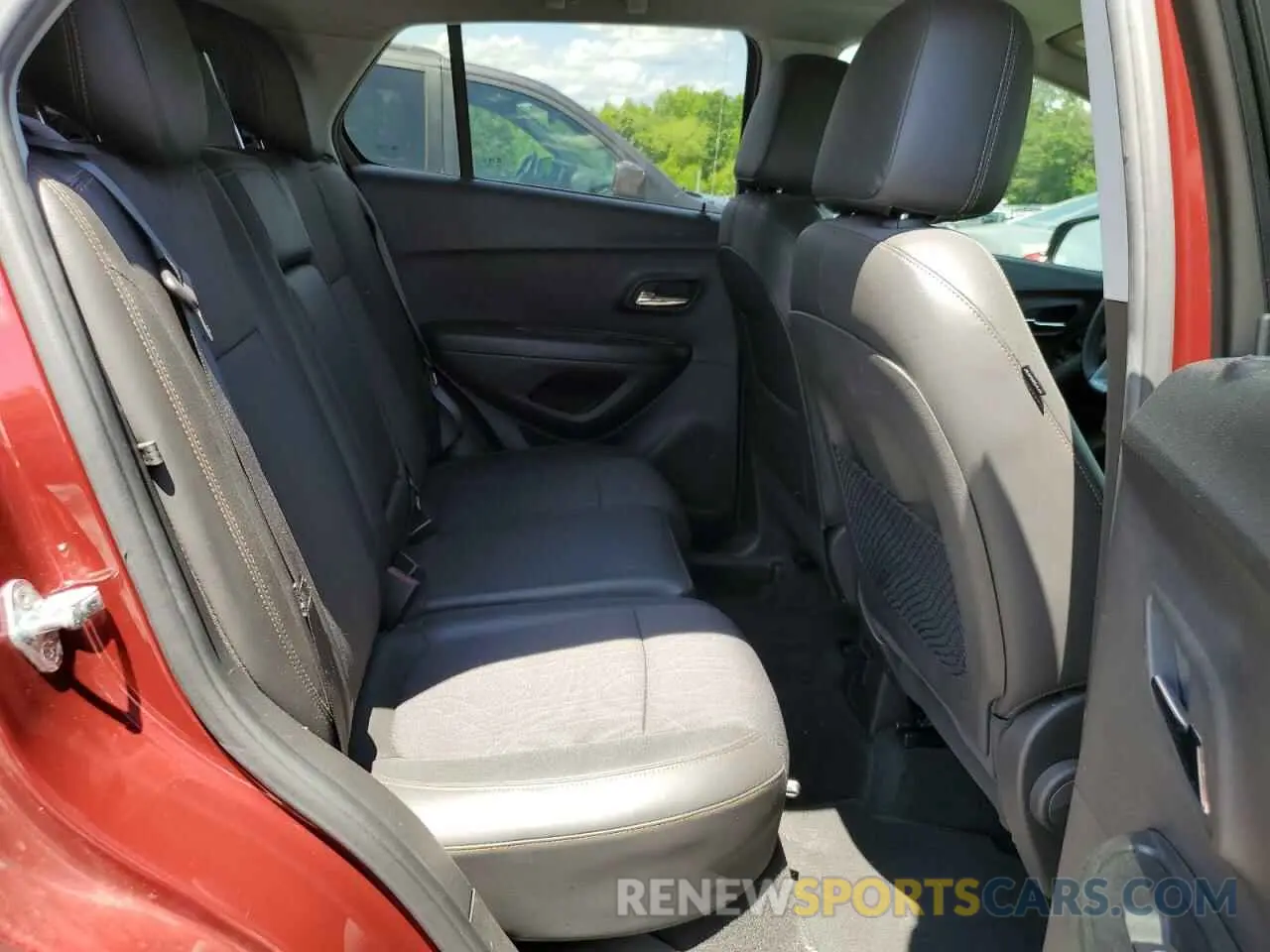 11 Photograph of a damaged car KL7CJLSB1MB312619 CHEVROLET TRAX 2021