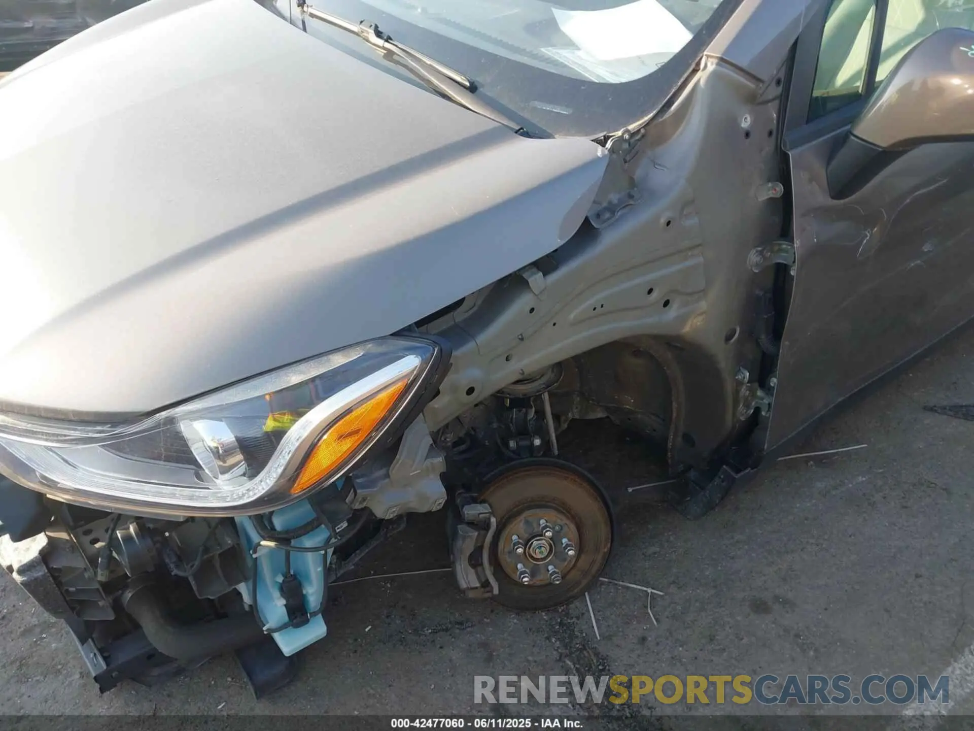 19 Photograph of a damaged car KL7CJLSB1MB330554 CHEVROLET TRAX 2021