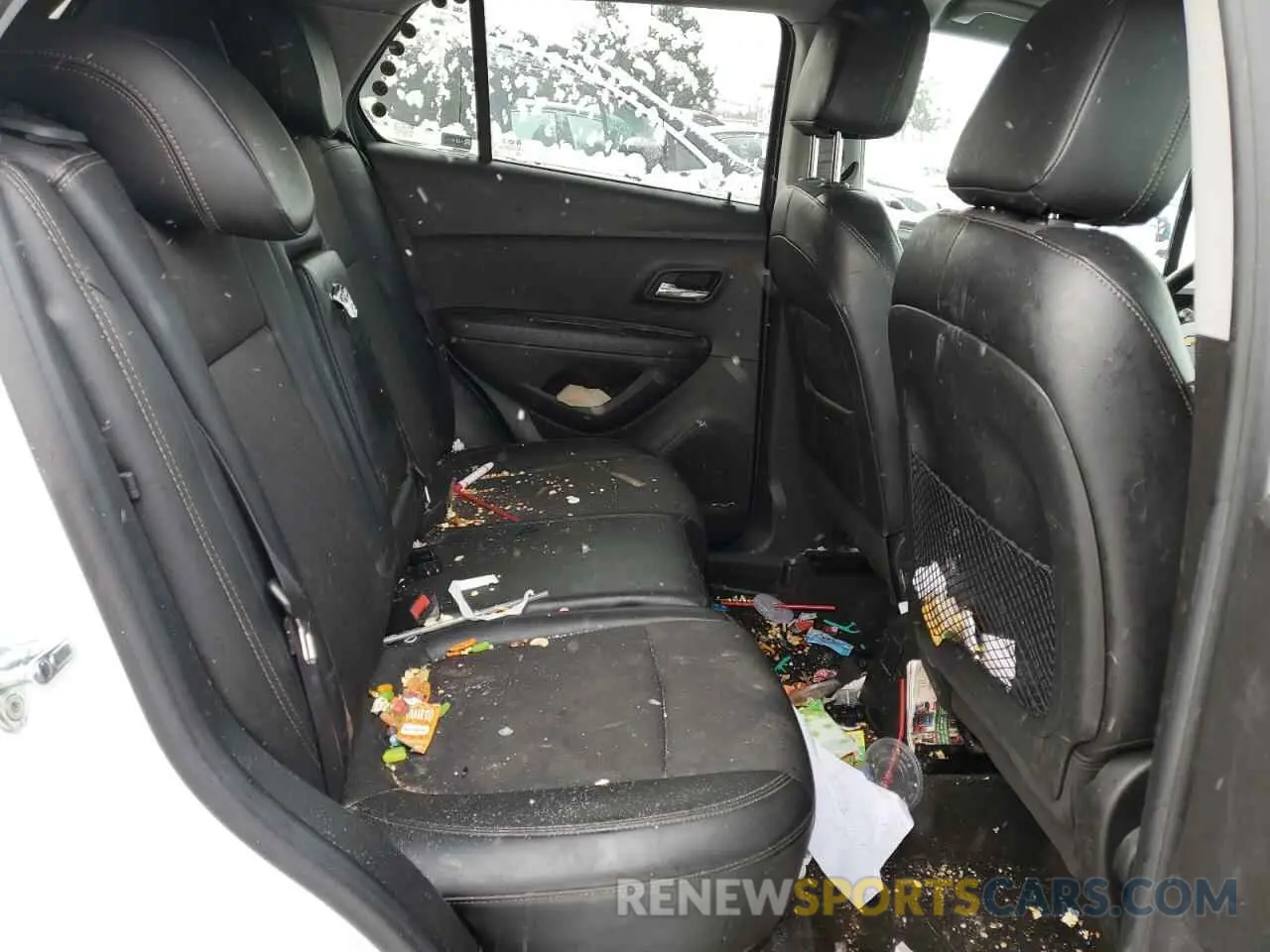 11 Photograph of a damaged car KL7CJLSB1MB340016 CHEVROLET TRAX 2021