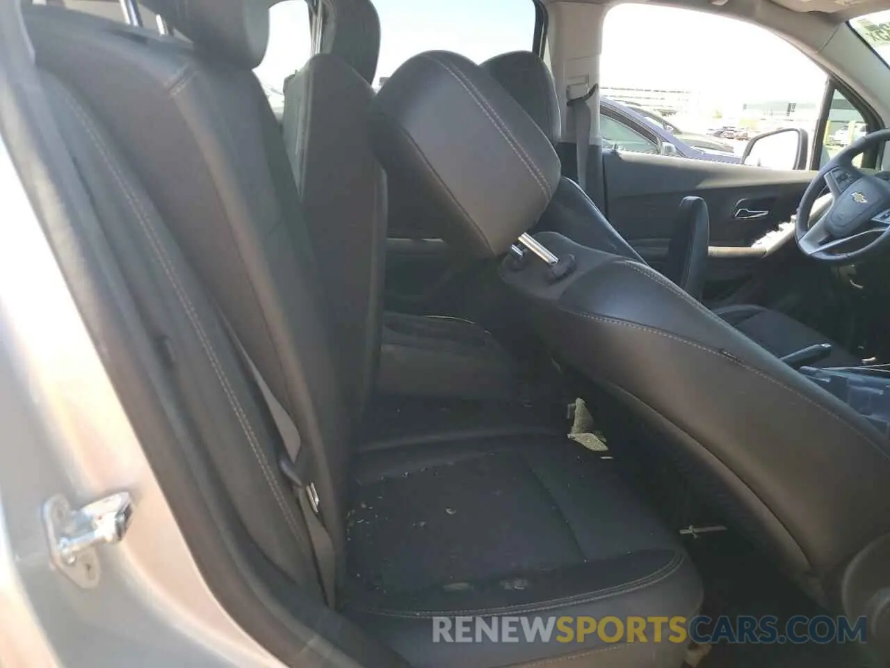 11 Photograph of a damaged car KL7CJLSB1MB342509 CHEVROLET TRAX 2021
