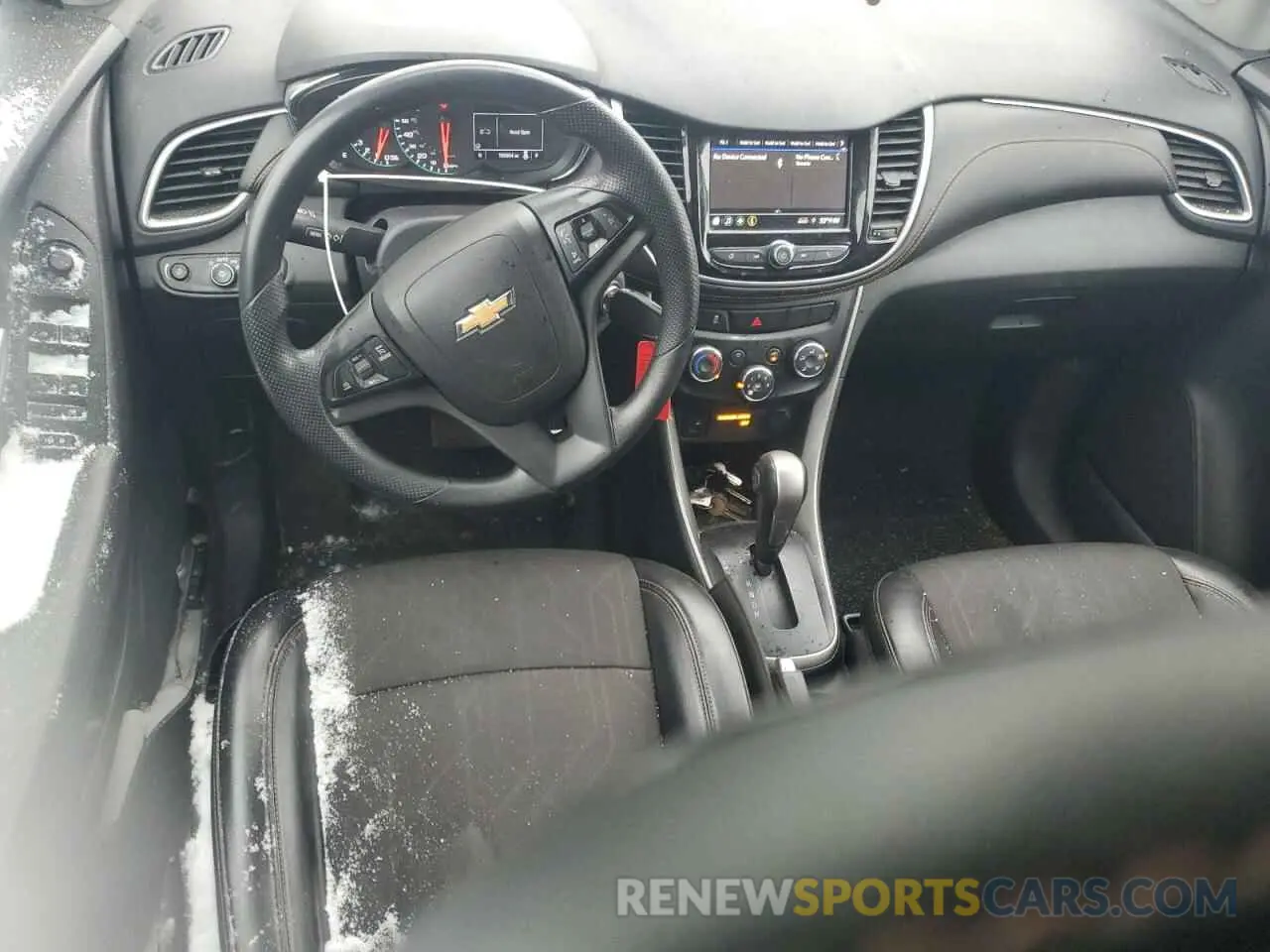 8 Photograph of a damaged car KL7CJLSB2MB326433 CHEVROLET TRAX 2021