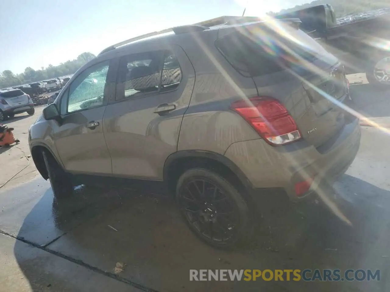 2 Photograph of a damaged car KL7CJLSB3MB331446 CHEVROLET TRAX 2021