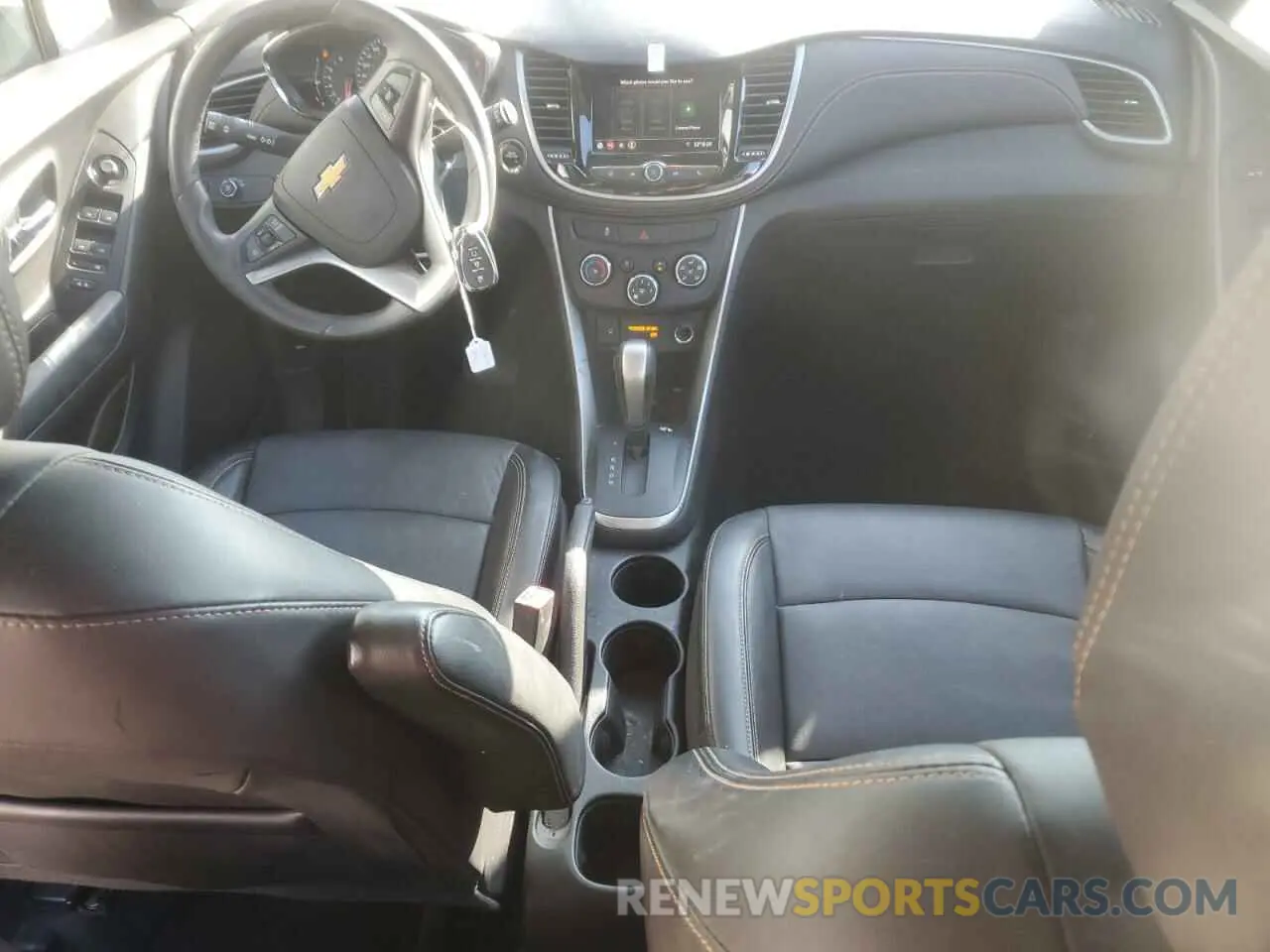 8 Photograph of a damaged car KL7CJLSB3MB331446 CHEVROLET TRAX 2021