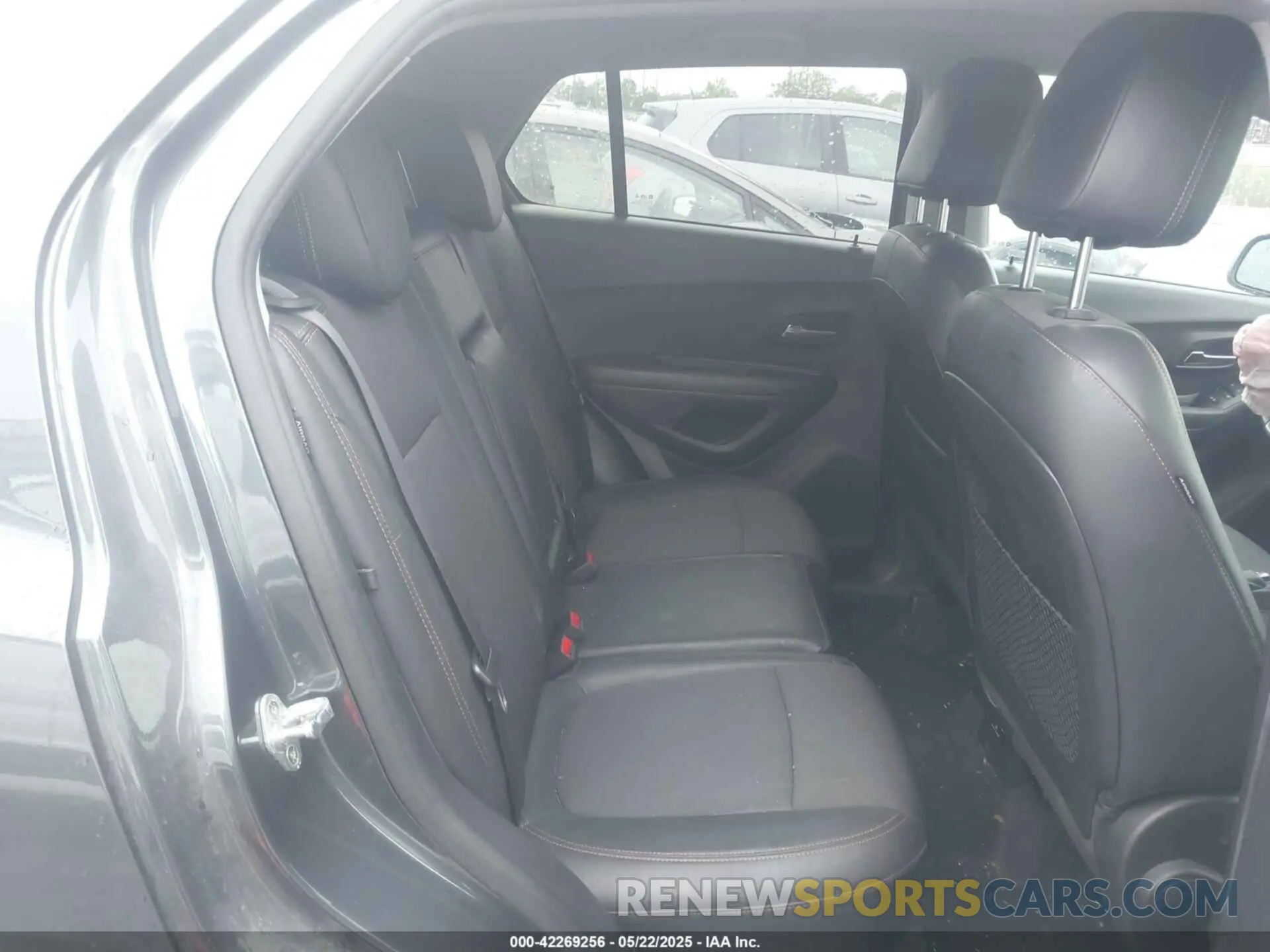 8 Photograph of a damaged car KL7CJLSB3MB331480 CHEVROLET TRAX 2021