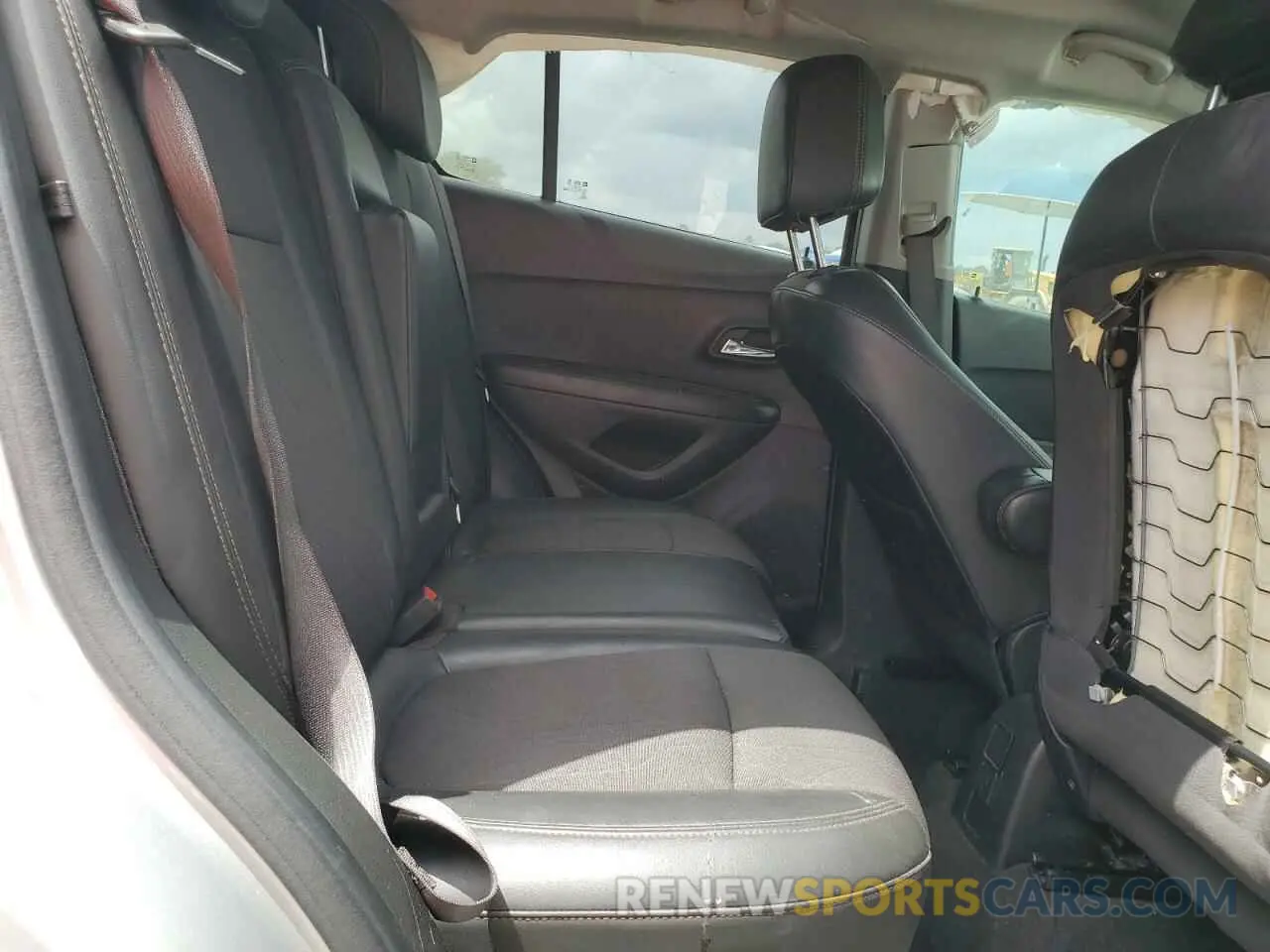11 Photograph of a damaged car KL7CJLSB3MB337926 CHEVROLET TRAX 2021