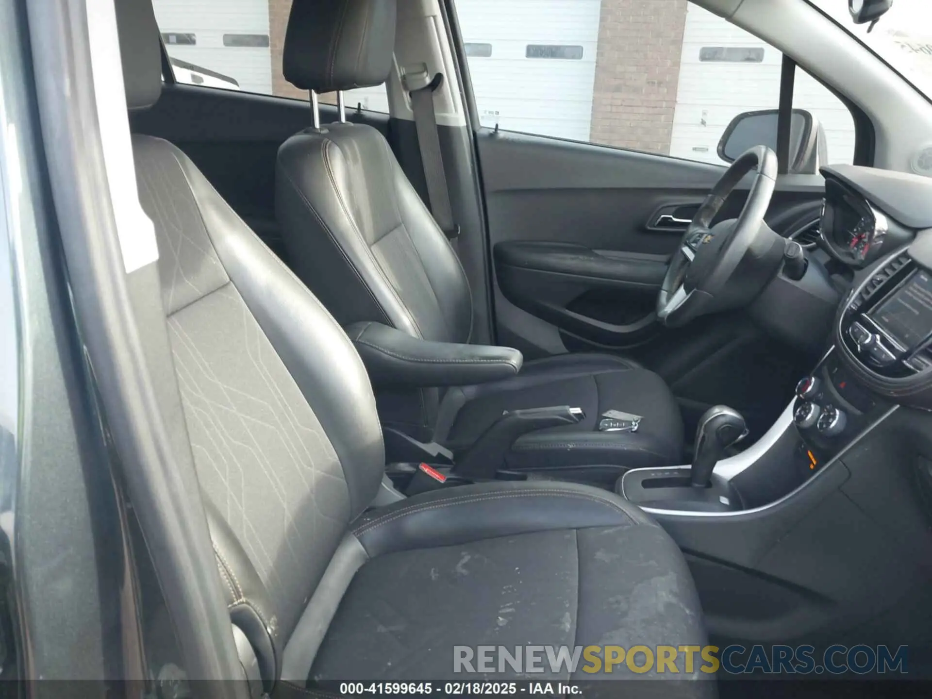 5 Photograph of a damaged car KL7CJLSB3MB356167 CHEVROLET TRAX 2021