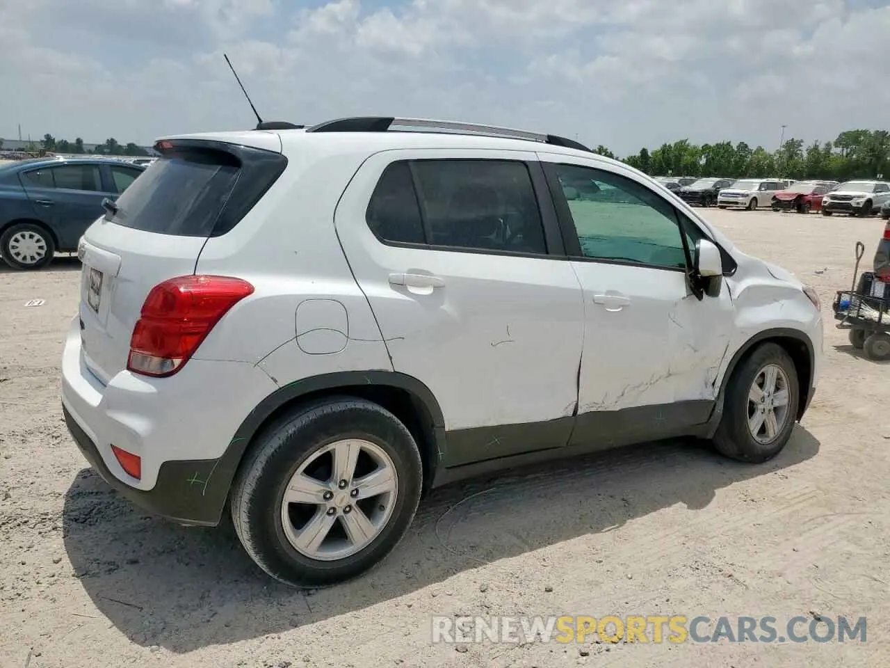 3 Photograph of a damaged car KL7CJLSB4MB304109 CHEVROLET TRAX 2021