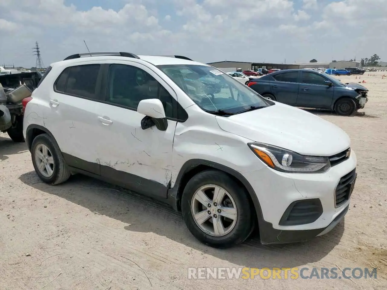 4 Photograph of a damaged car KL7CJLSB4MB304109 CHEVROLET TRAX 2021
