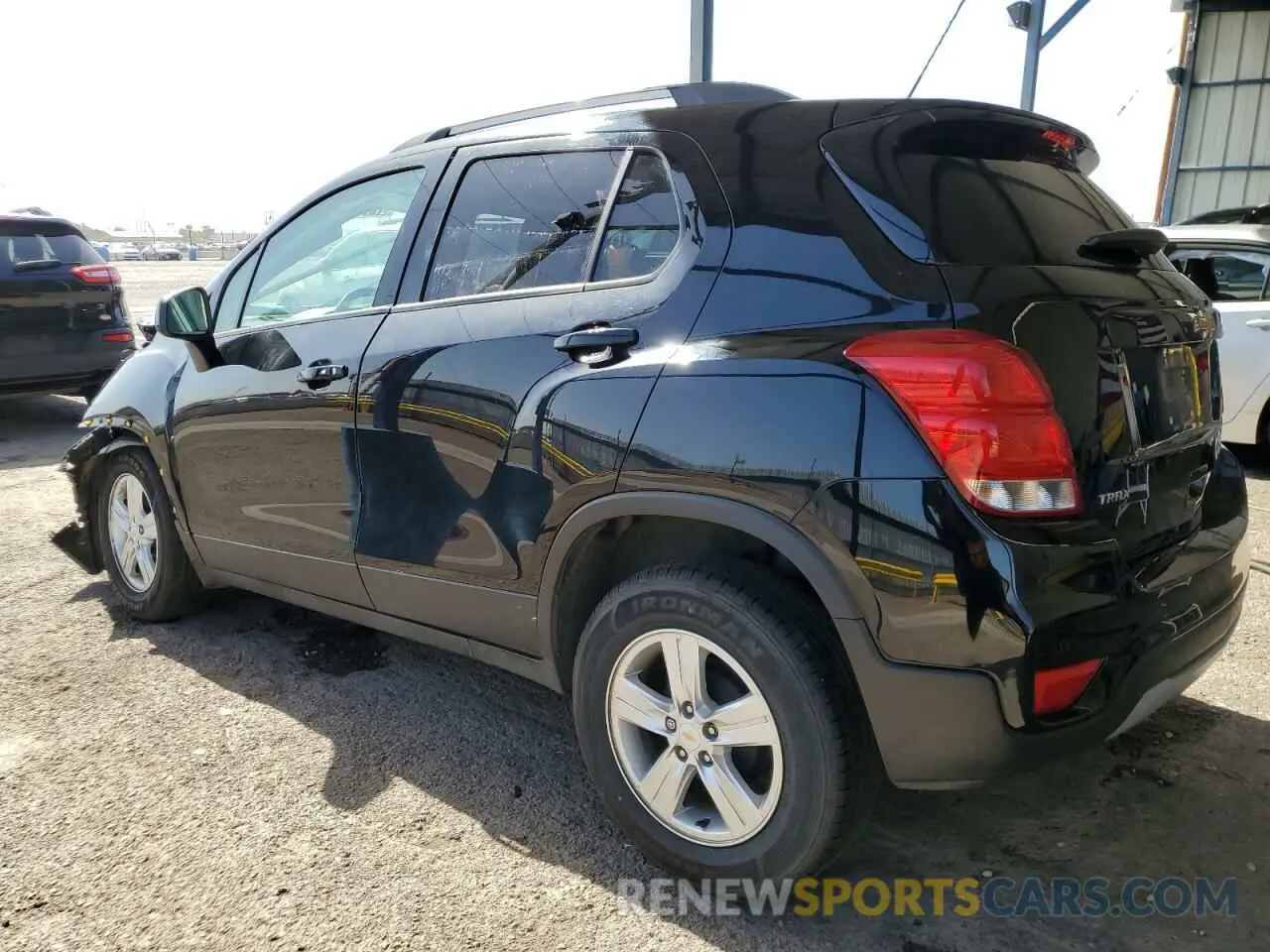 2 Photograph of a damaged car KL7CJLSB4MB337126 CHEVROLET TRAX 2021