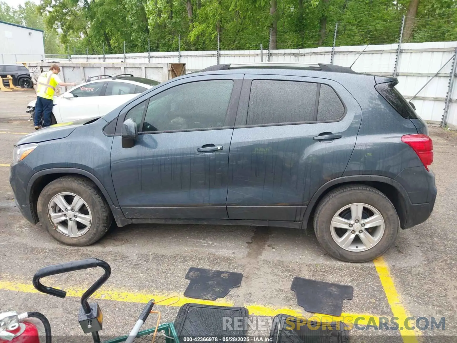14 Photograph of a damaged car KL7CJLSB5MB311845 CHEVROLET TRAX 2021