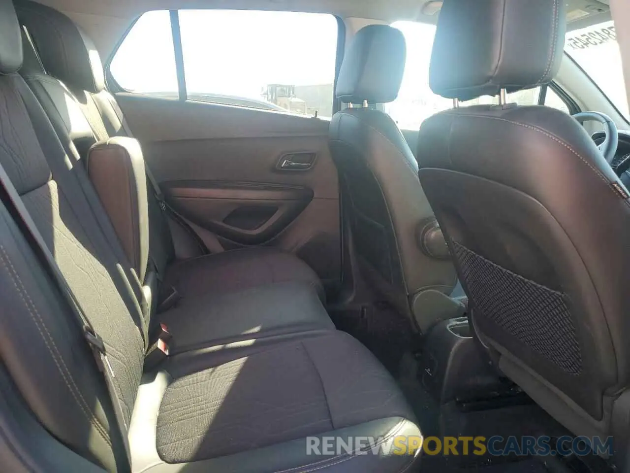 11 Photograph of a damaged car KL7CJLSB5MB317595 CHEVROLET TRAX 2021