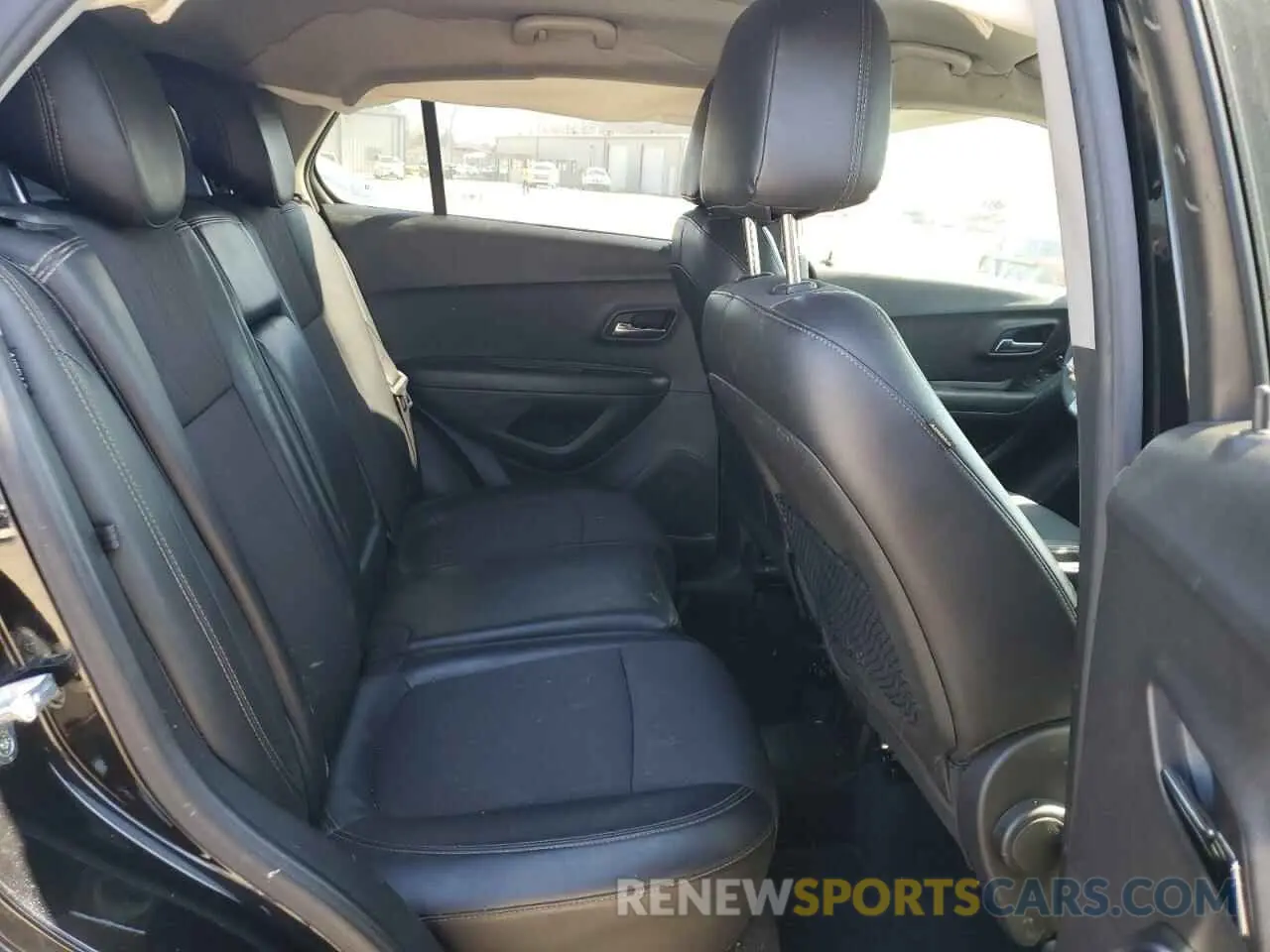 11 Photograph of a damaged car KL7CJLSB5MB318164 CHEVROLET TRAX 2021