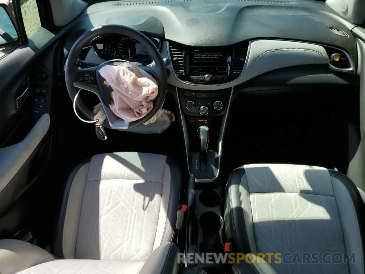 8 Photograph of a damaged car KL7CJLSB6MB310915 CHEVROLET TRAX 2021
