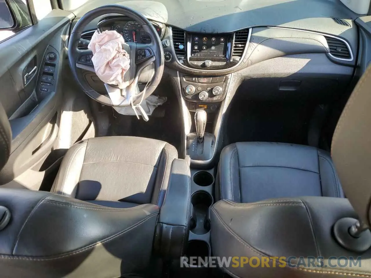 8 Photograph of a damaged car KL7CJLSB6MB313247 CHEVROLET TRAX 2021