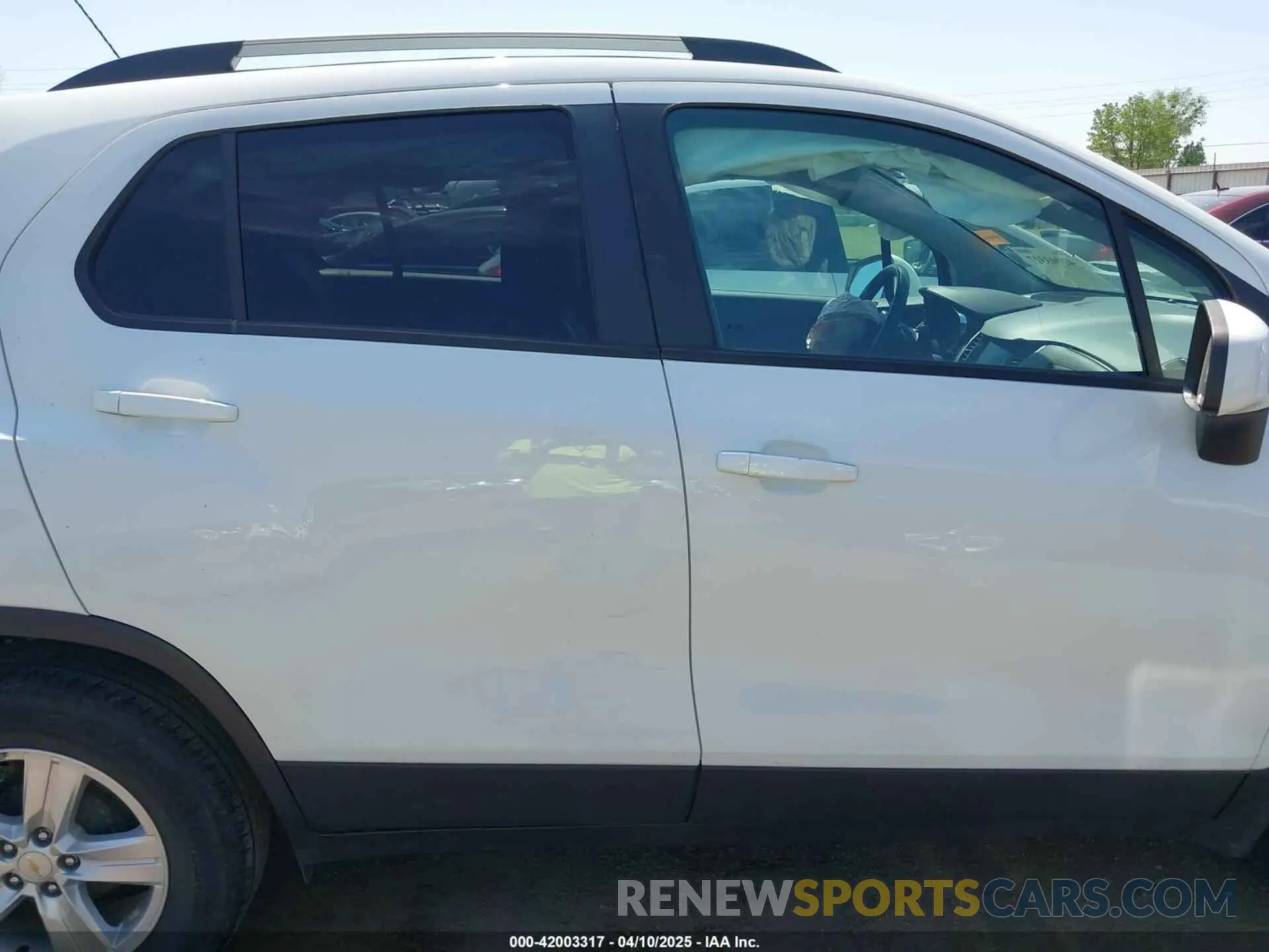 13 Photograph of a damaged car KL7CJLSB6MB323521 CHEVROLET TRAX 2021