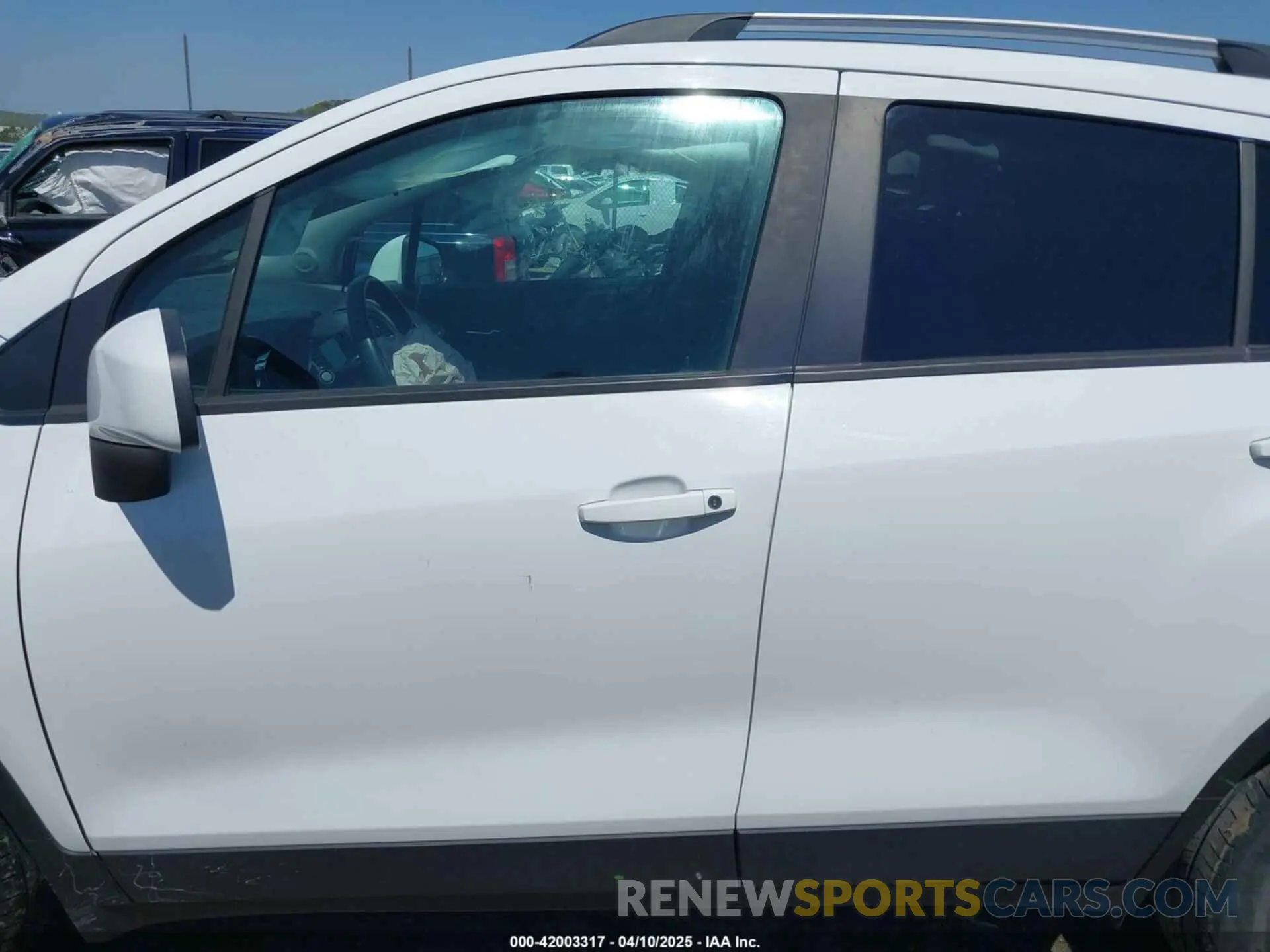 14 Photograph of a damaged car KL7CJLSB6MB323521 CHEVROLET TRAX 2021