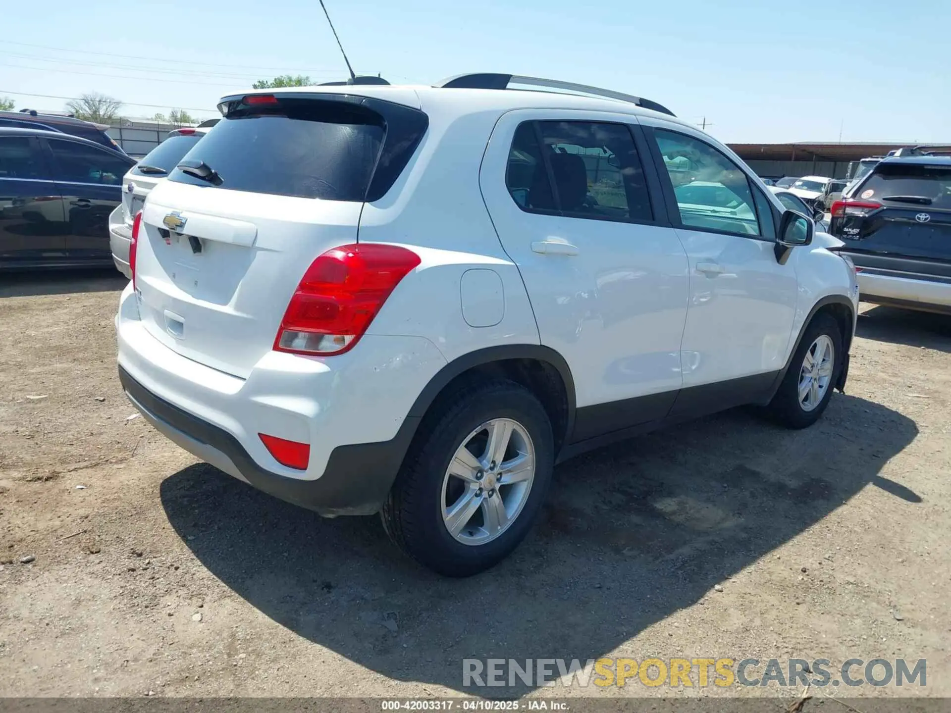 4 Photograph of a damaged car KL7CJLSB6MB323521 CHEVROLET TRAX 2021