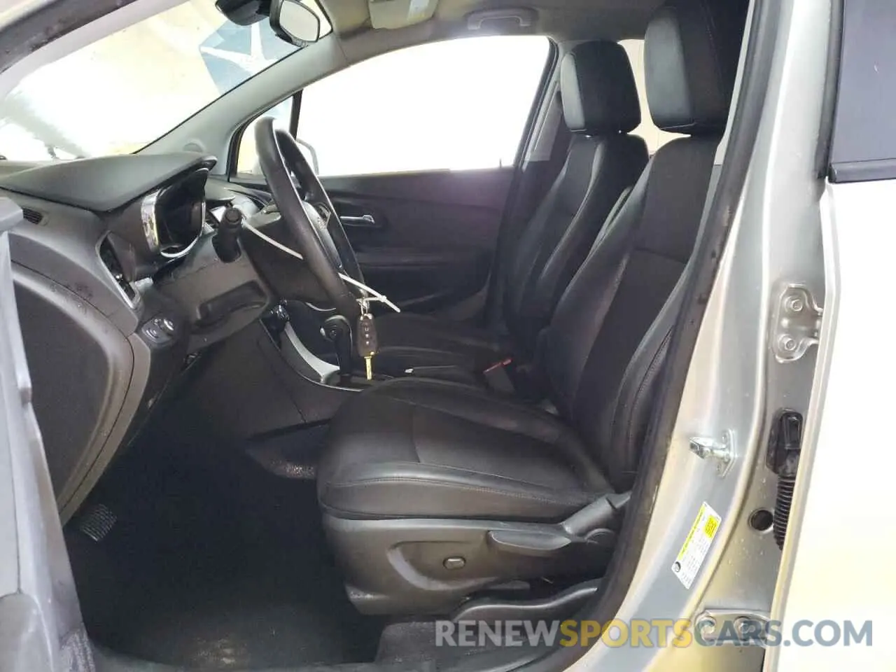 7 Photograph of a damaged car KL7CJLSB7MB305822 CHEVROLET TRAX 2021