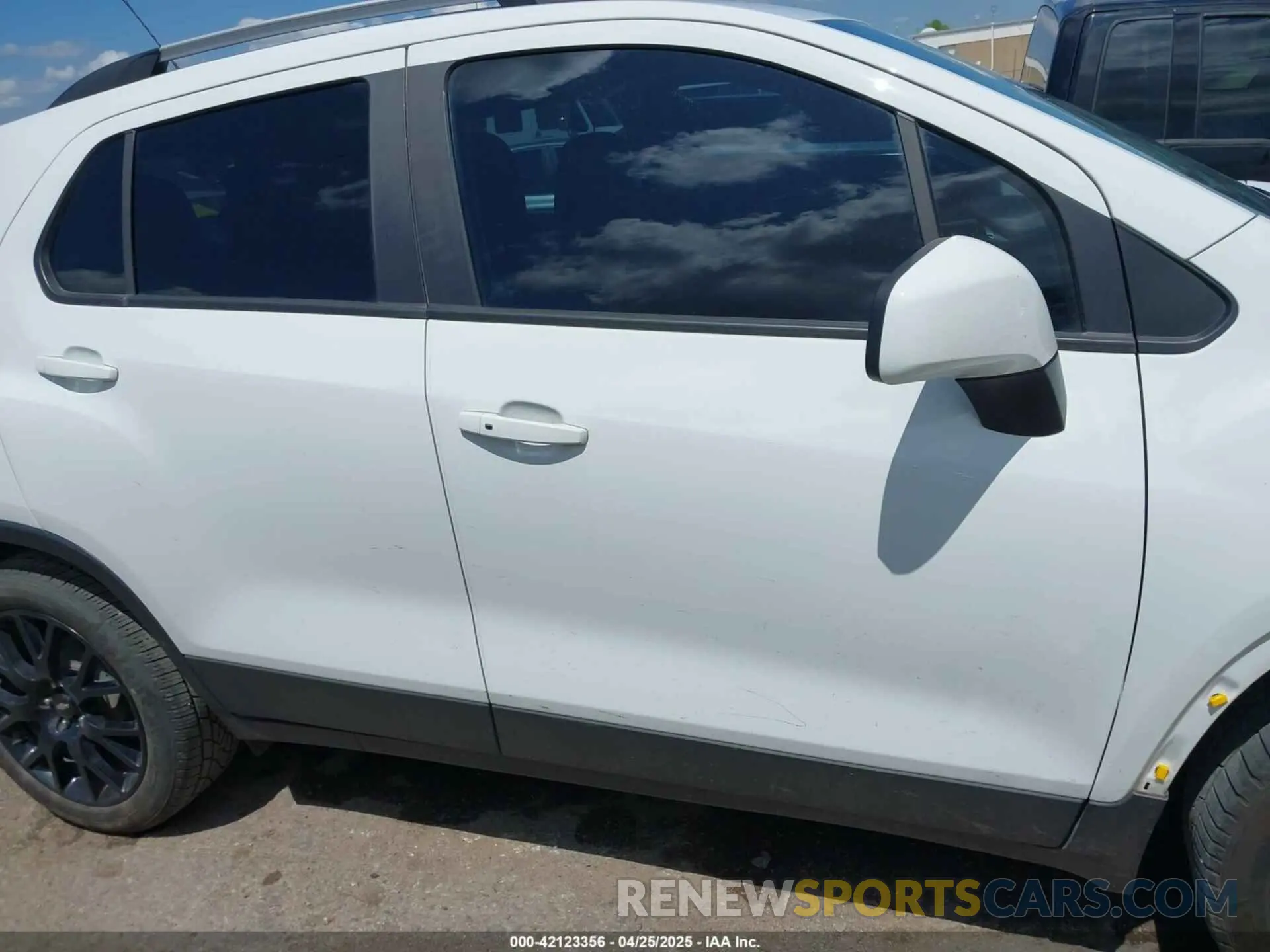 14 Photograph of a damaged car KL7CJLSB7MB360173 CHEVROLET TRAX 2021