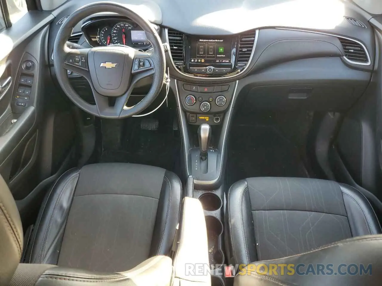 8 Photograph of a damaged car KL7CJLSB8MB326646 CHEVROLET TRAX 2021