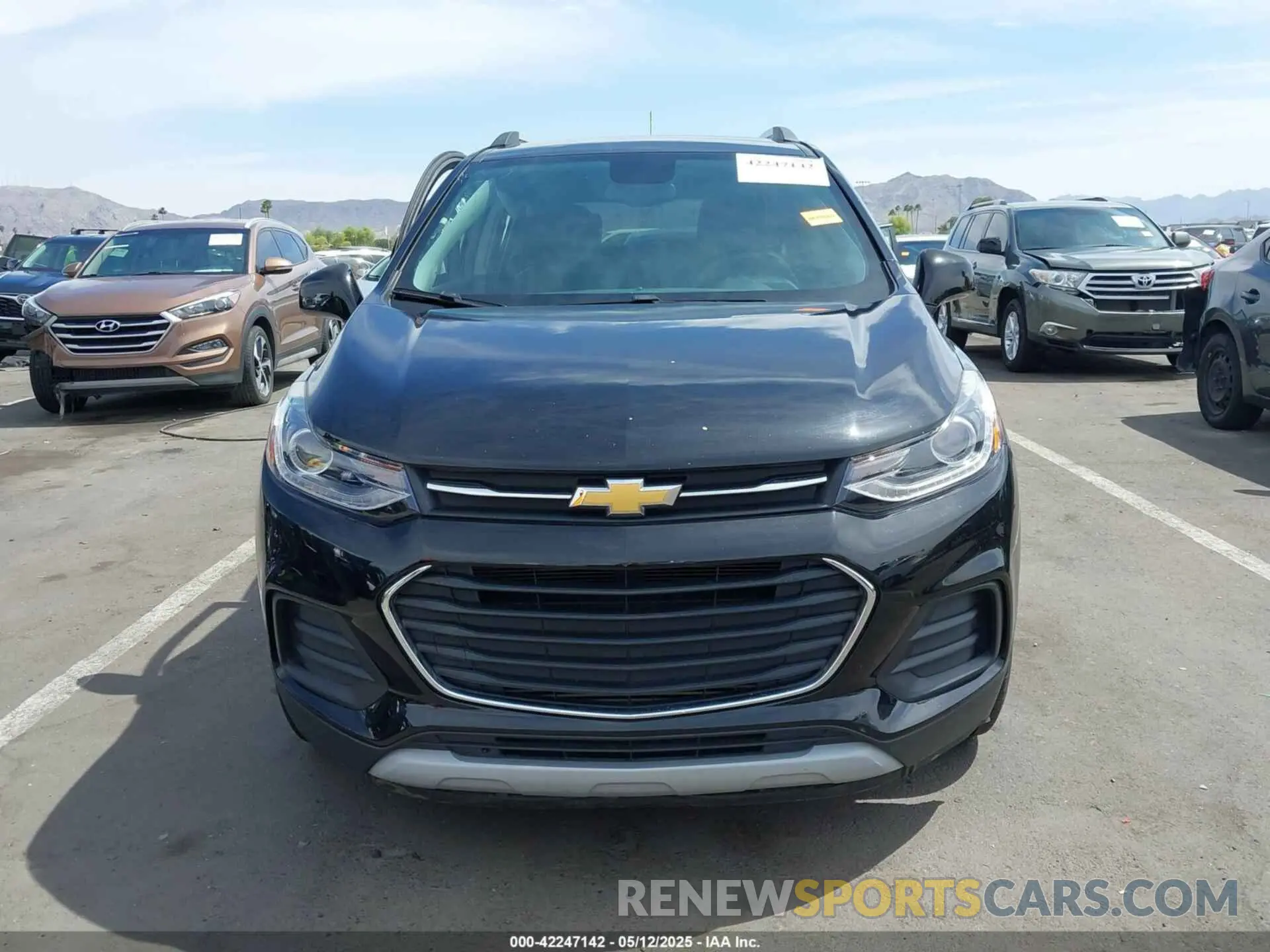 12 Photograph of a damaged car KL7CJLSB8MB342684 CHEVROLET TRAX 2021