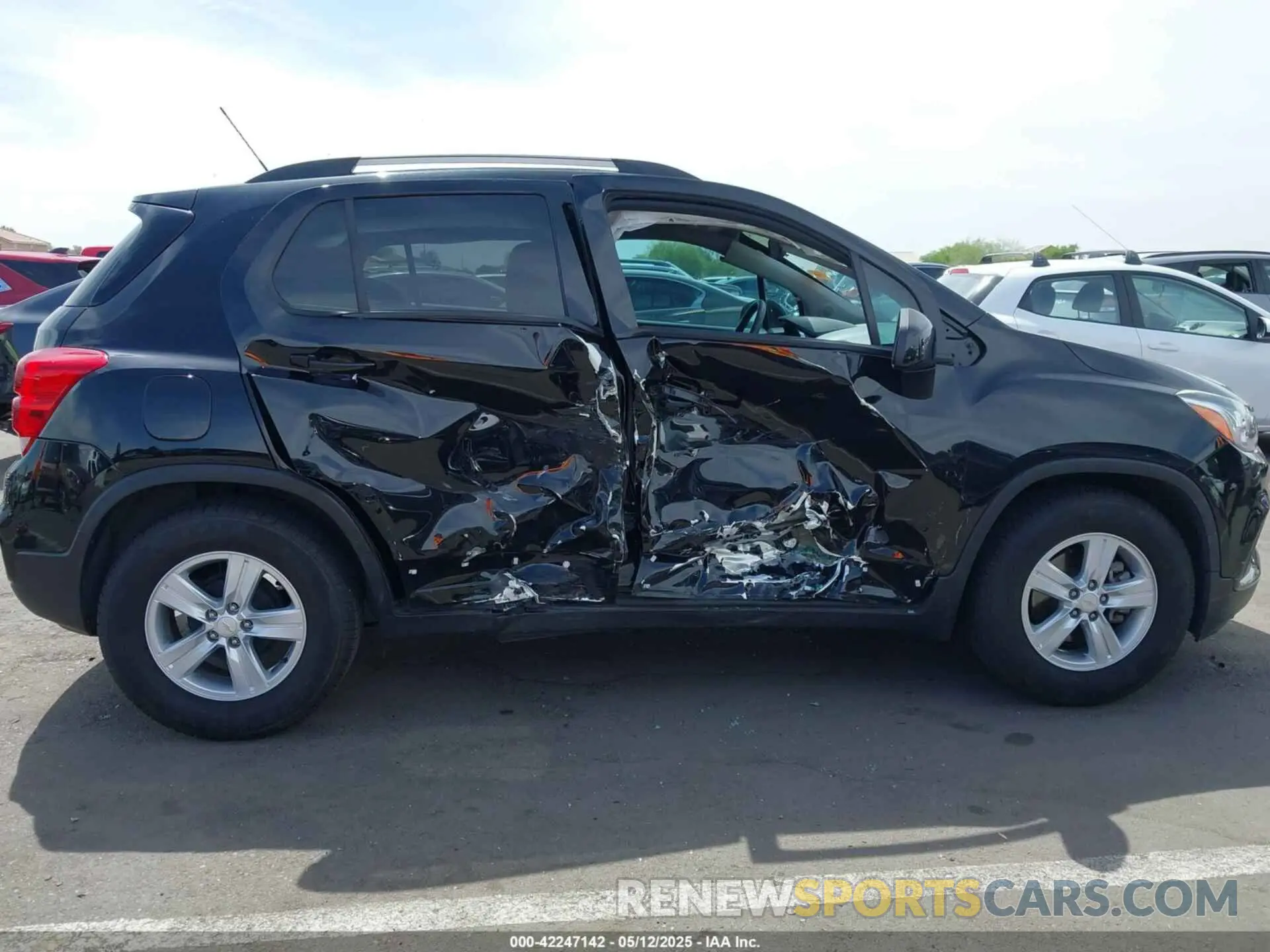 6 Photograph of a damaged car KL7CJLSB8MB342684 CHEVROLET TRAX 2021