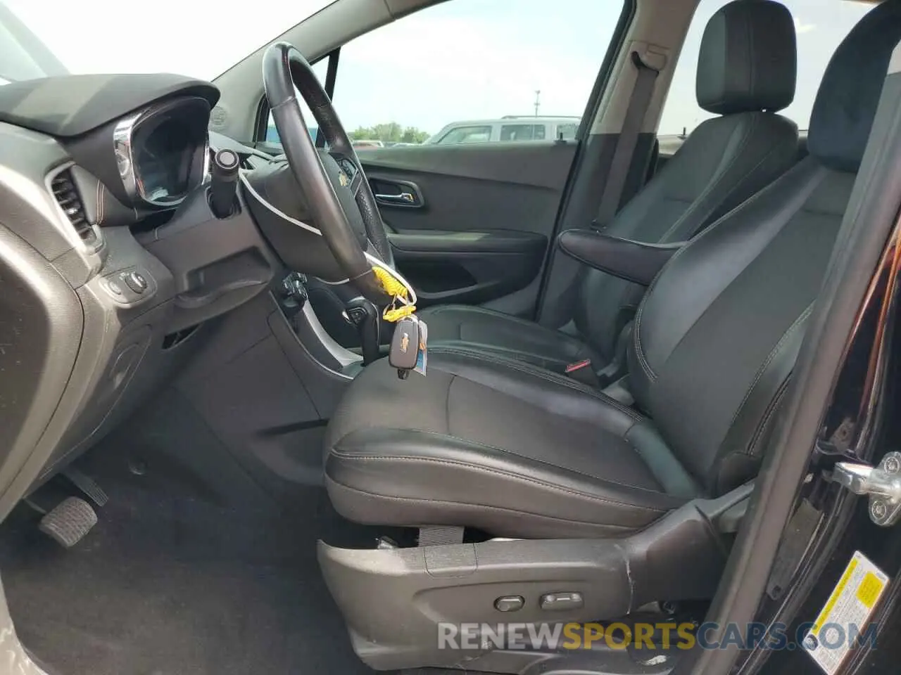 7 Photograph of a damaged car KL7CJLSB8MB356150 CHEVROLET TRAX 2021
