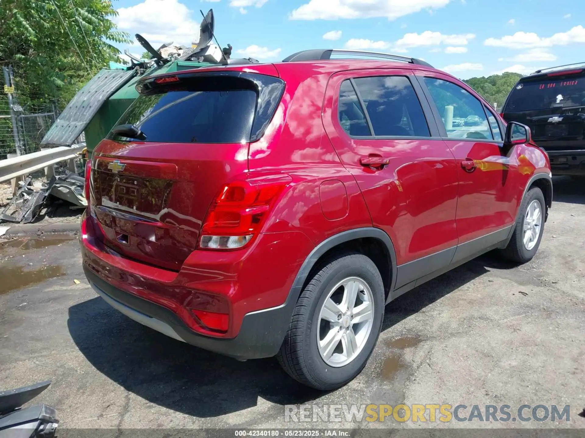 4 Photograph of a damaged car KL7CJLSB9MB329555 CHEVROLET TRAX 2021