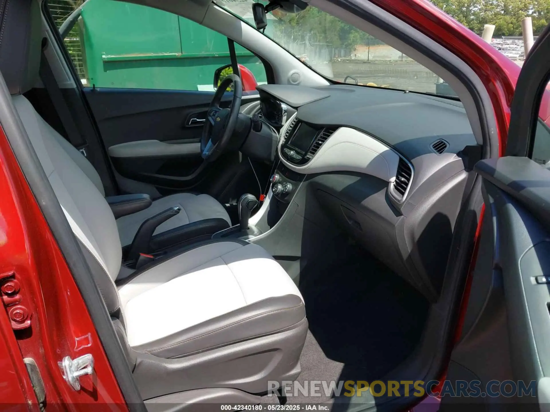 5 Photograph of a damaged car KL7CJLSB9MB329555 CHEVROLET TRAX 2021
