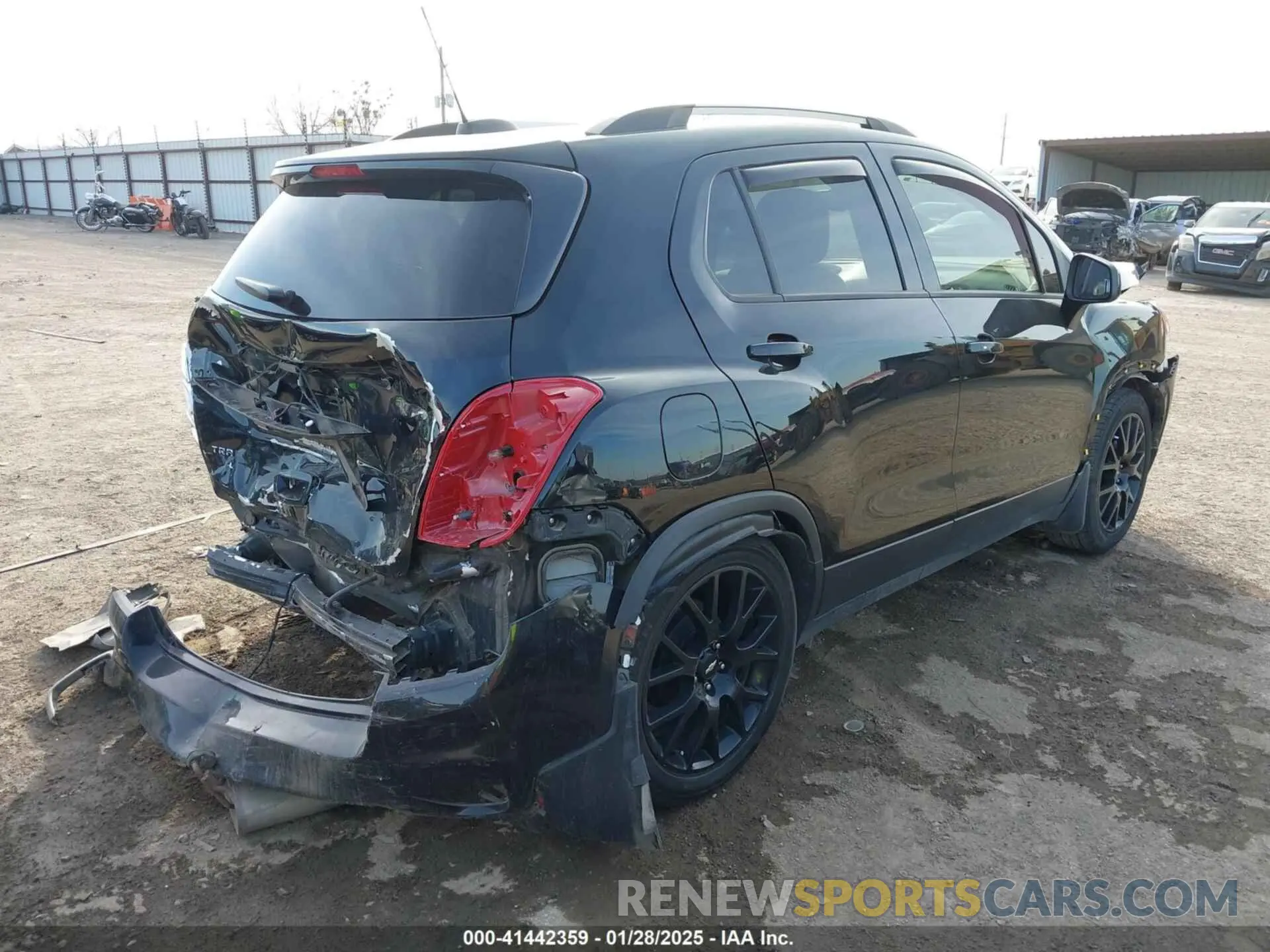 4 Photograph of a damaged car KL7CJLSB9MB338000 CHEVROLET TRAX 2021