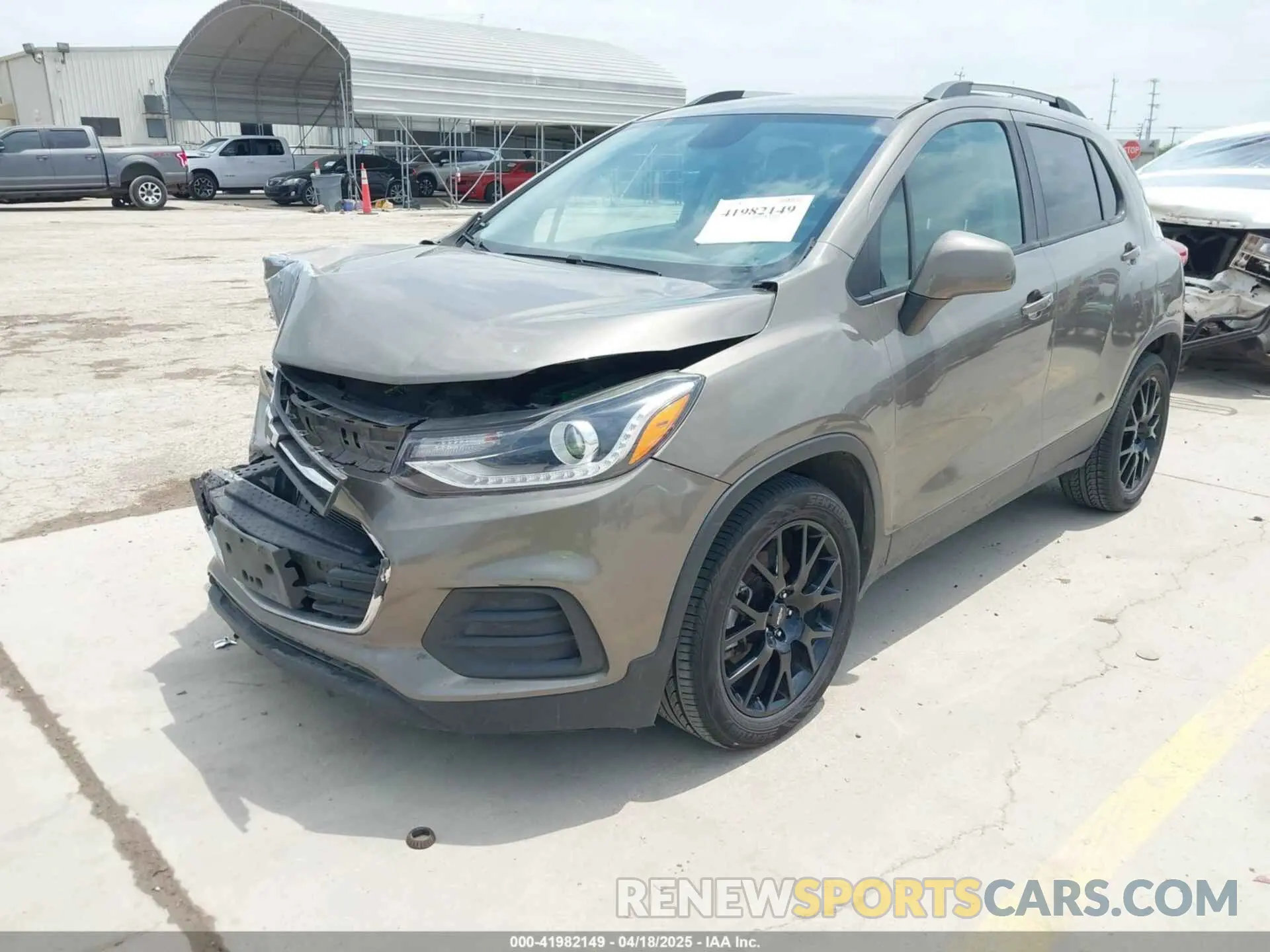 2 Photograph of a damaged car KL7CJLSBXMB359468 CHEVROLET TRAX 2021
