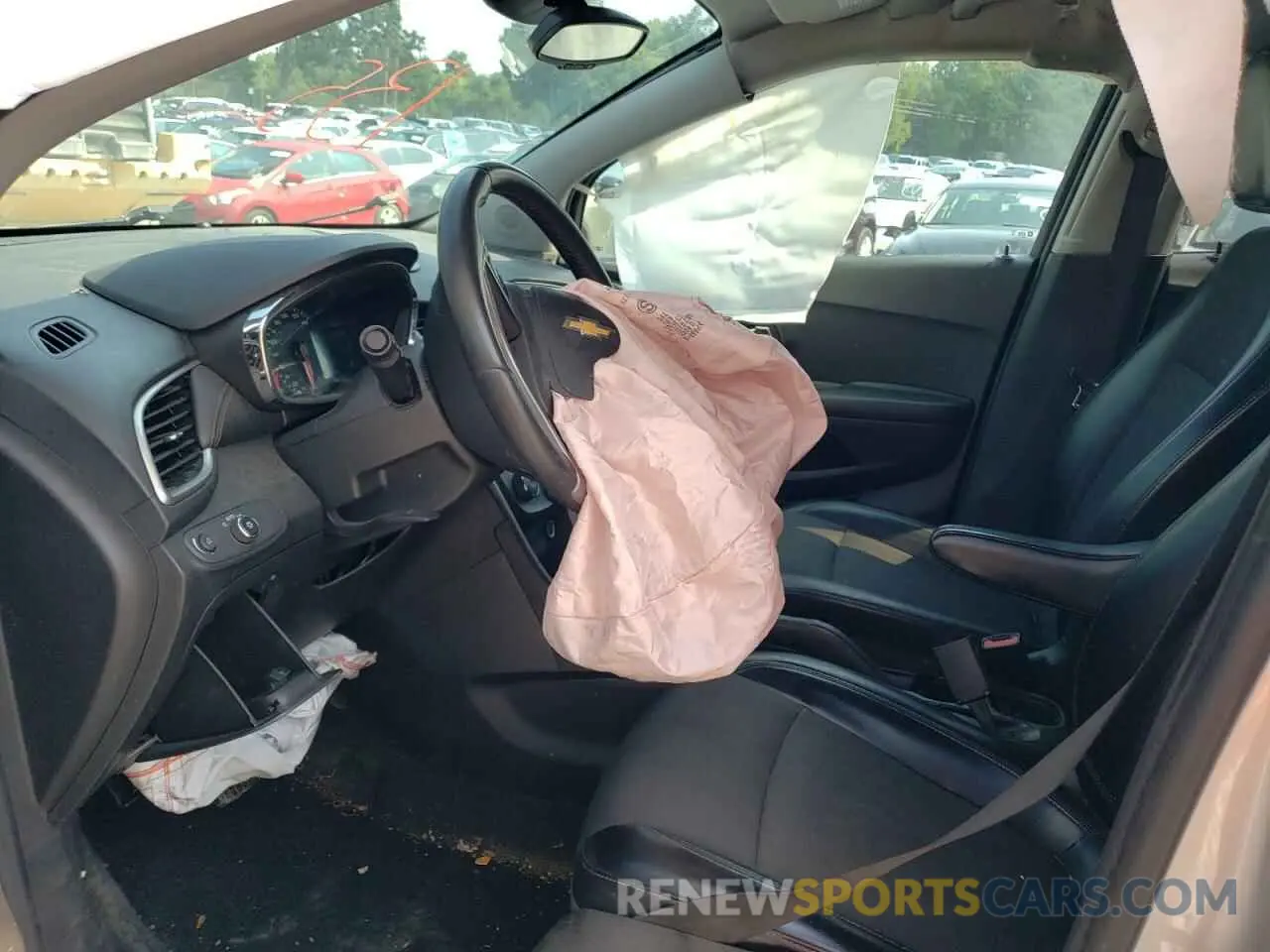 12 Photograph of a damaged car KL7CJLSM0MB367872 CHEVROLET TRAX 2021