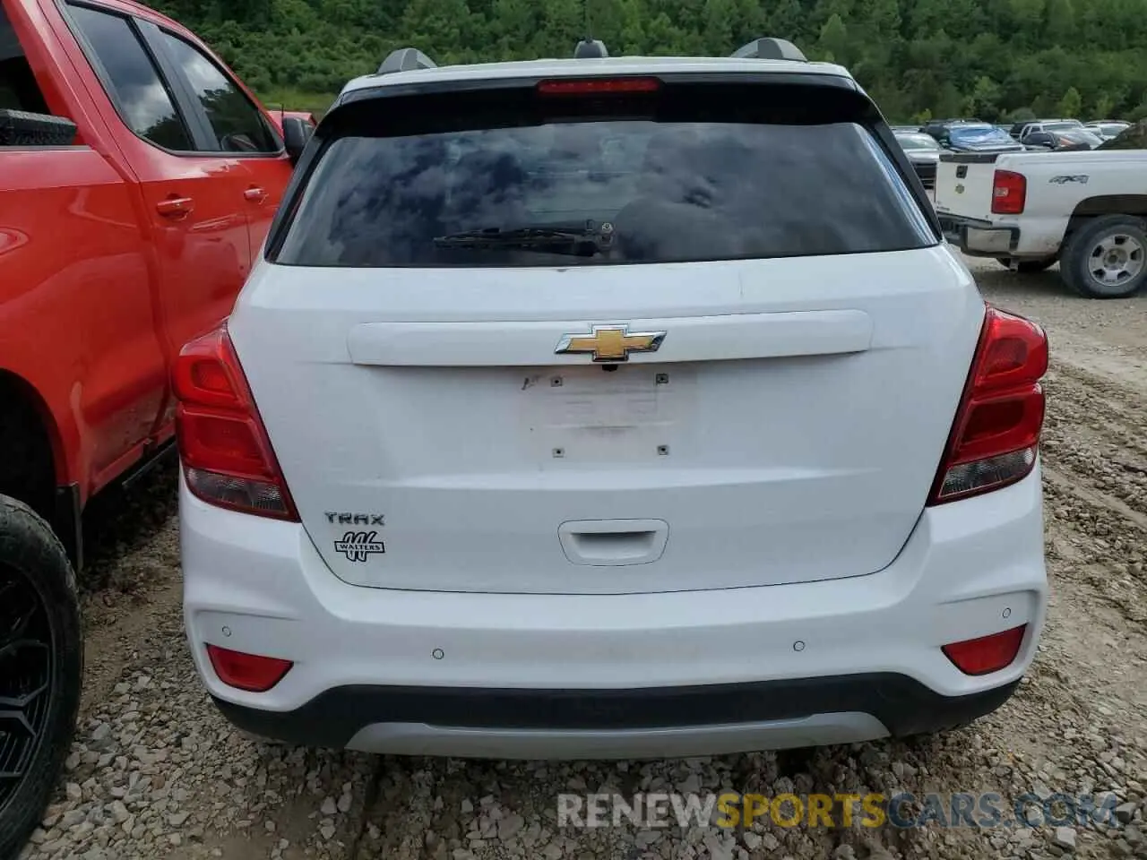 6 Photograph of a damaged car KL7CJLSM4MB374131 CHEVROLET TRAX 2021