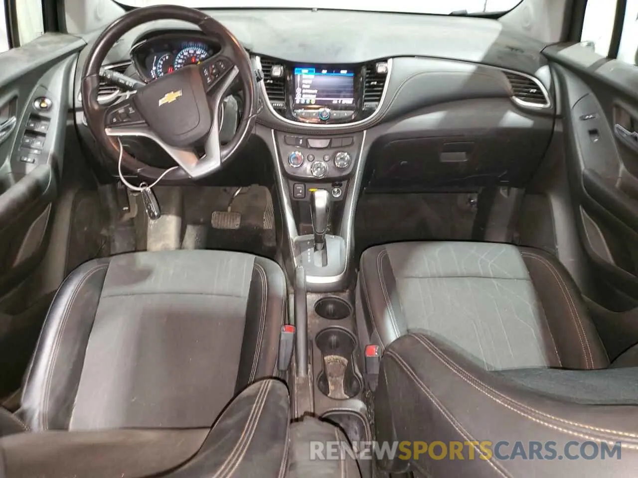 8 Photograph of a damaged car KL7CJLSM4MB374131 CHEVROLET TRAX 2021