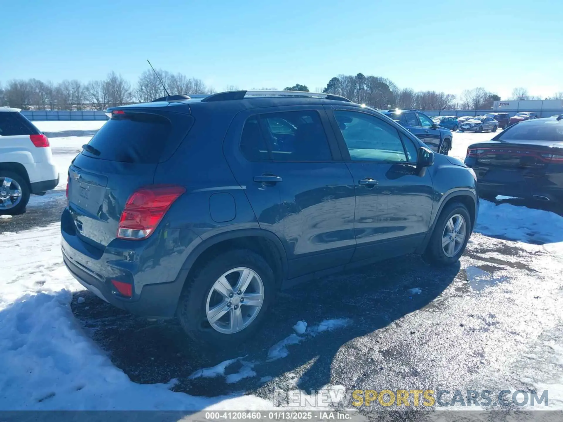 4 Photograph of a damaged car KL7CJLSM4MB374517 CHEVROLET TRAX 2021