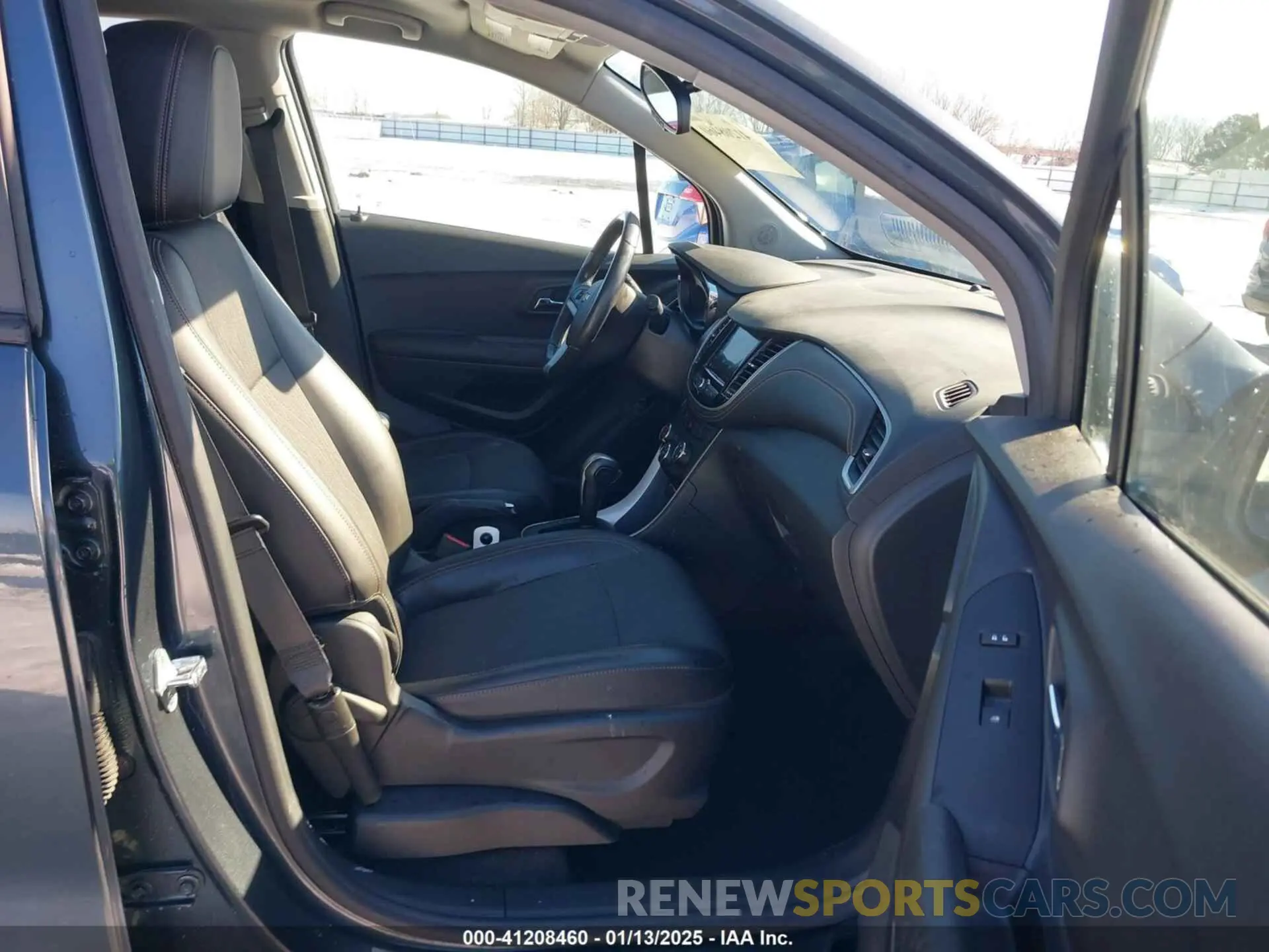 5 Photograph of a damaged car KL7CJLSM4MB374517 CHEVROLET TRAX 2021