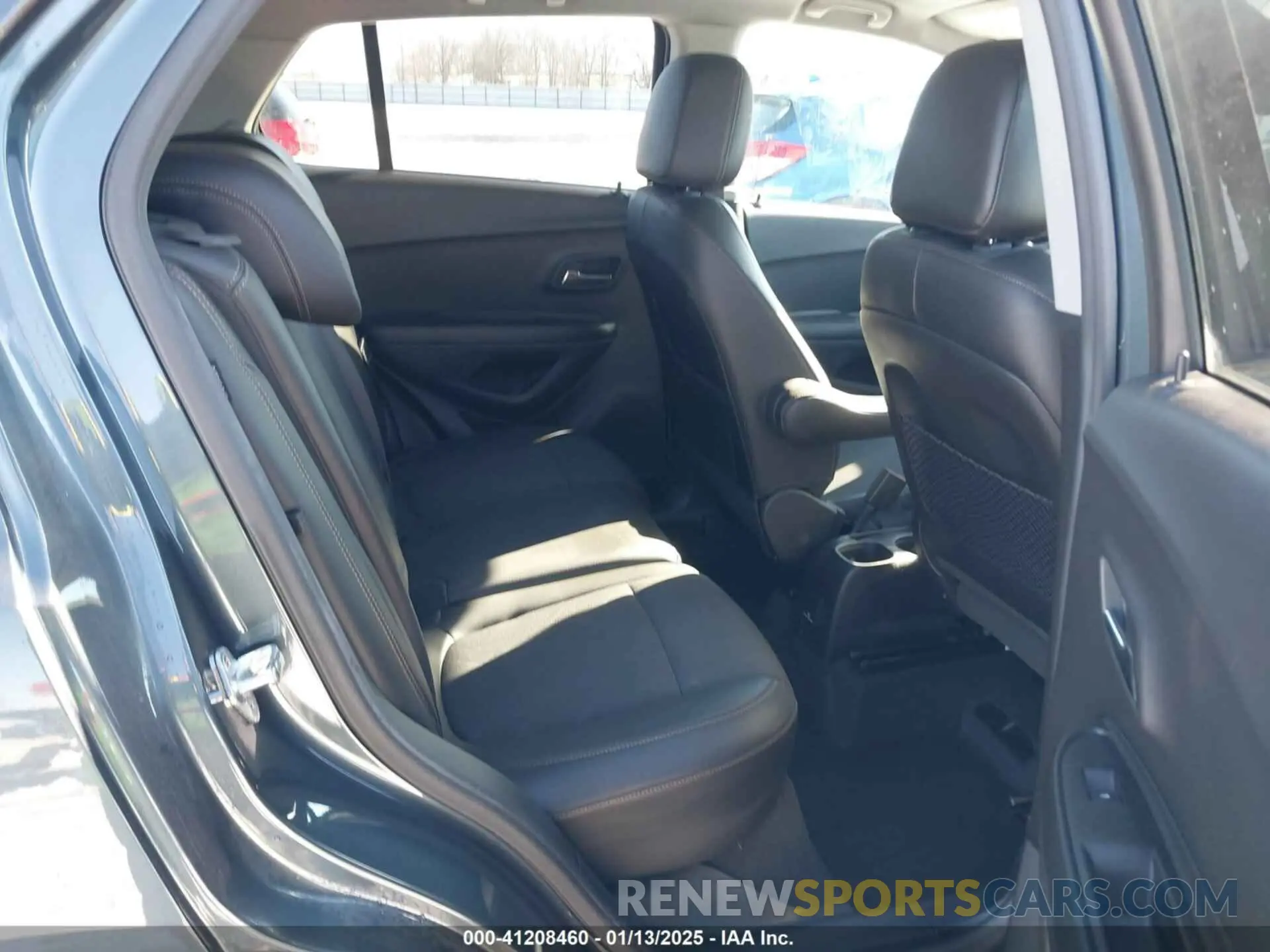 8 Photograph of a damaged car KL7CJLSM4MB374517 CHEVROLET TRAX 2021