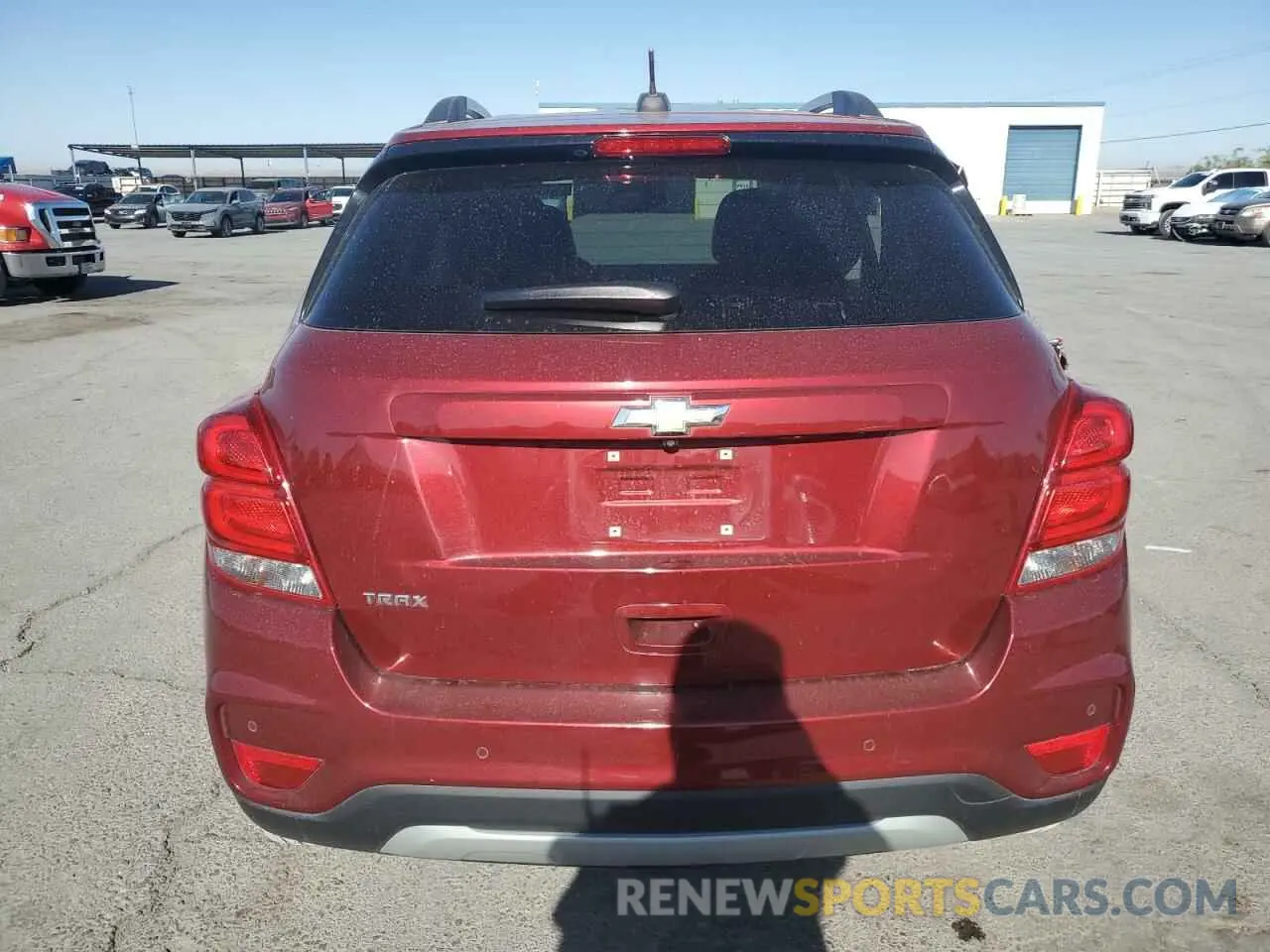 6 Photograph of a damaged car KL7CJLSM4MB376722 CHEVROLET TRAX 2021