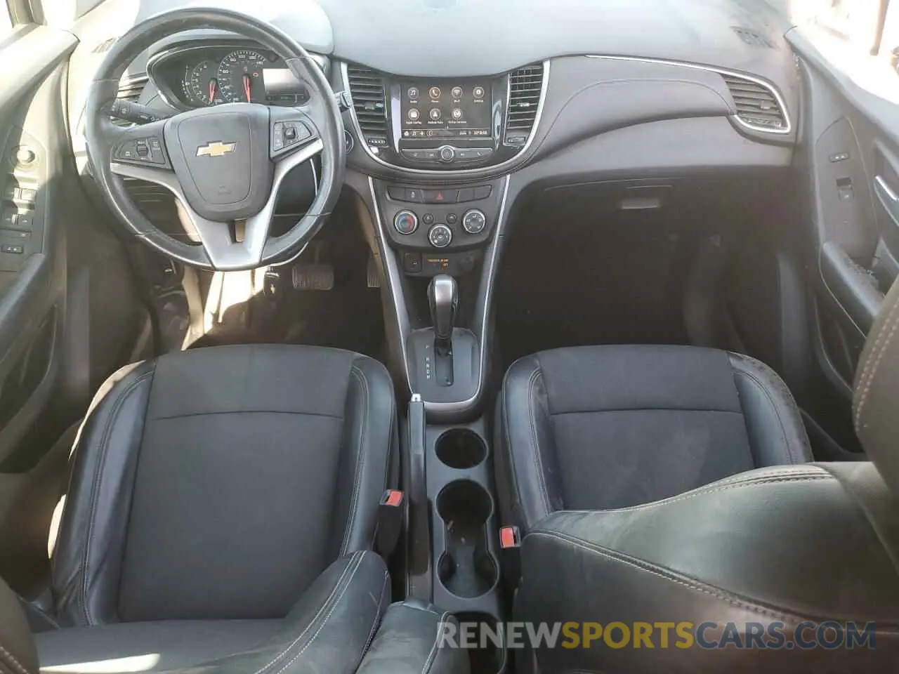 8 Photograph of a damaged car KL7CJLSM4MB376722 CHEVROLET TRAX 2021