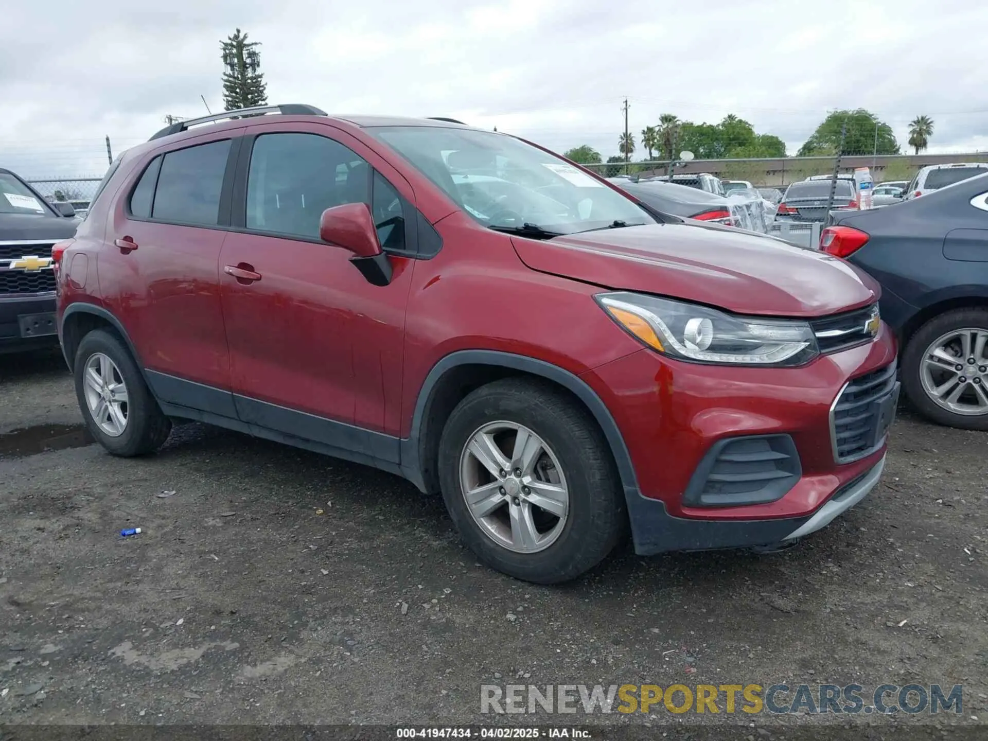 13 Photograph of a damaged car KL7CJLSM5MB374686 CHEVROLET TRAX 2021