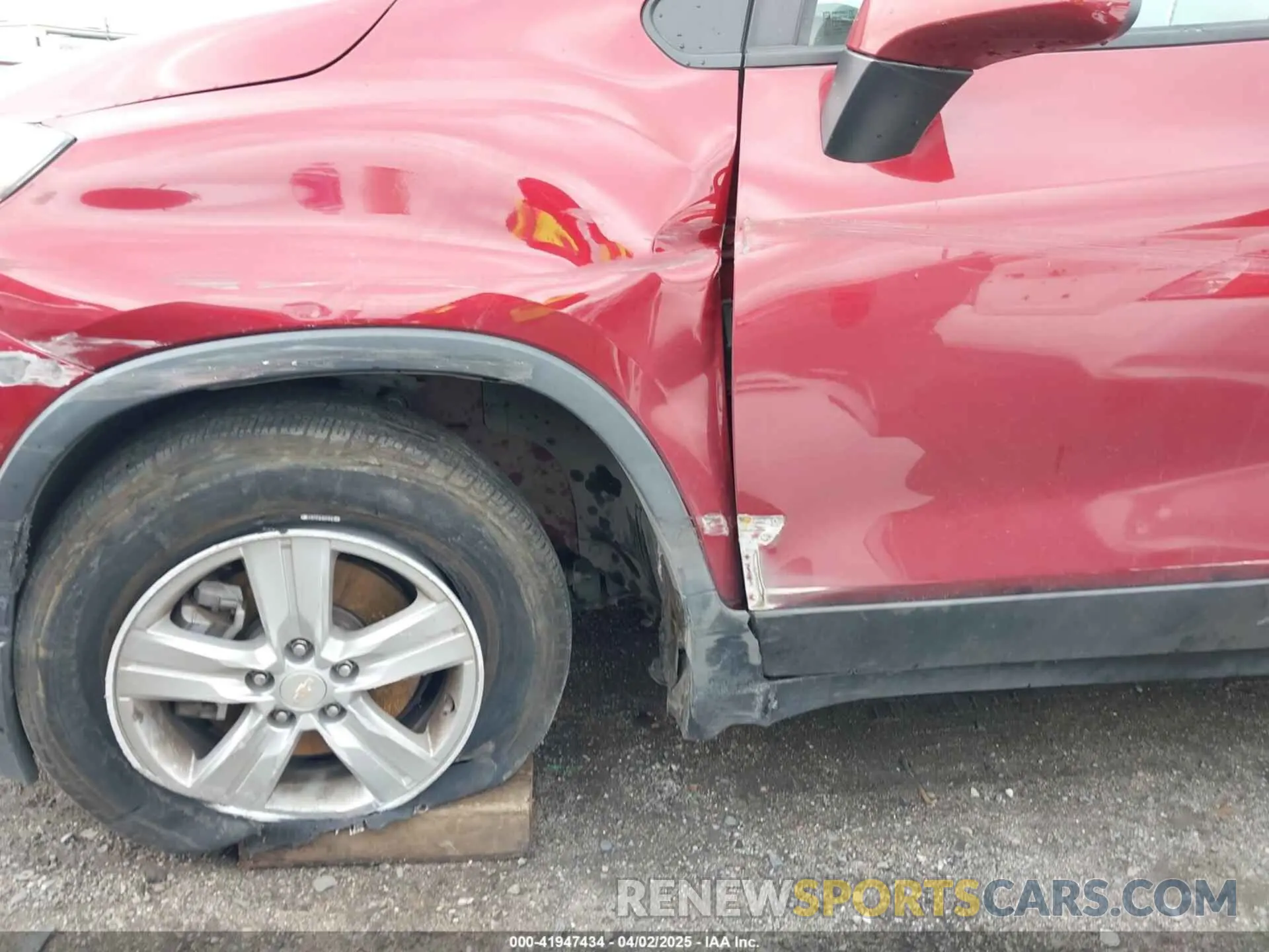 17 Photograph of a damaged car KL7CJLSM5MB374686 CHEVROLET TRAX 2021