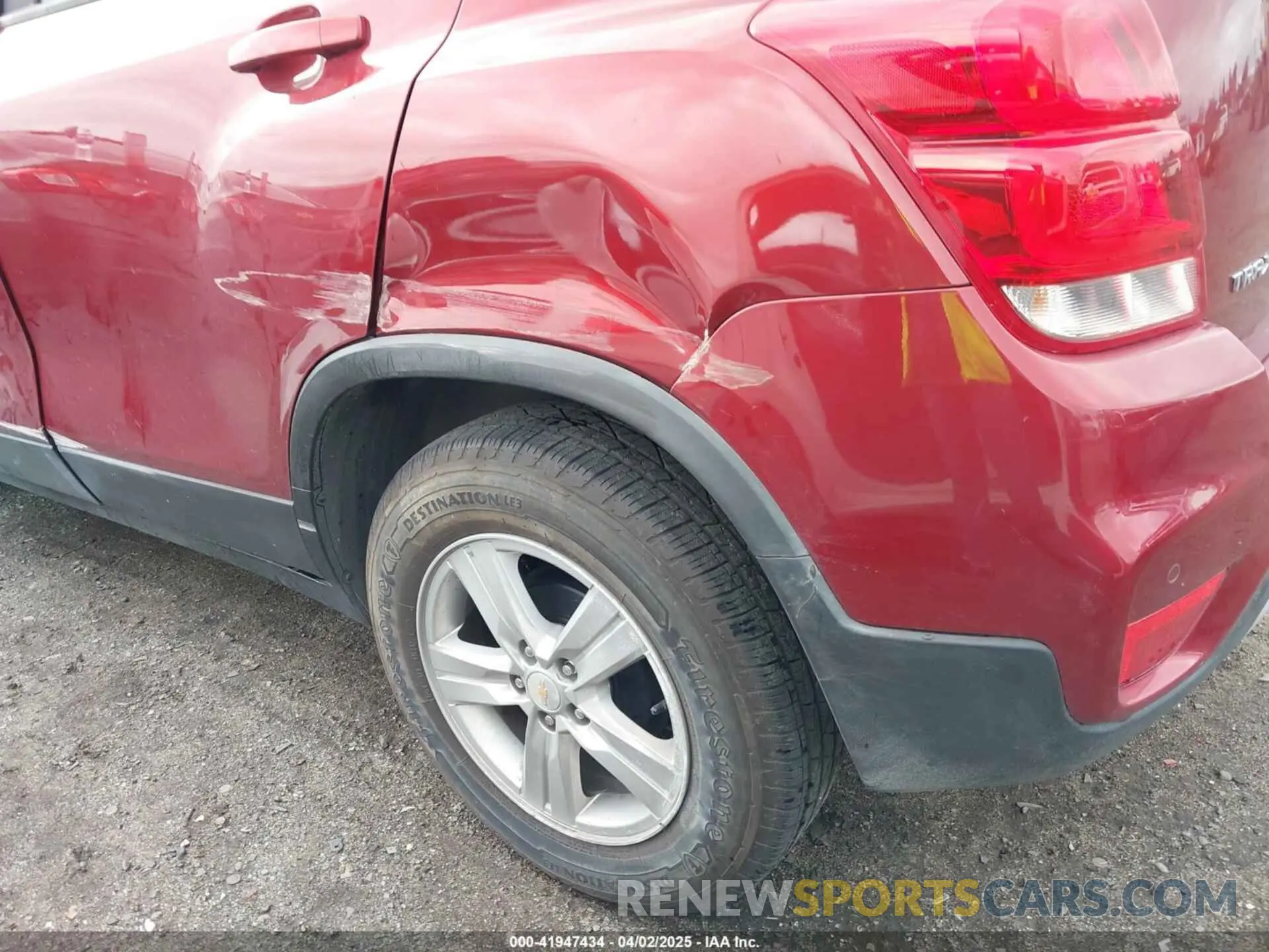 18 Photograph of a damaged car KL7CJLSM5MB374686 CHEVROLET TRAX 2021