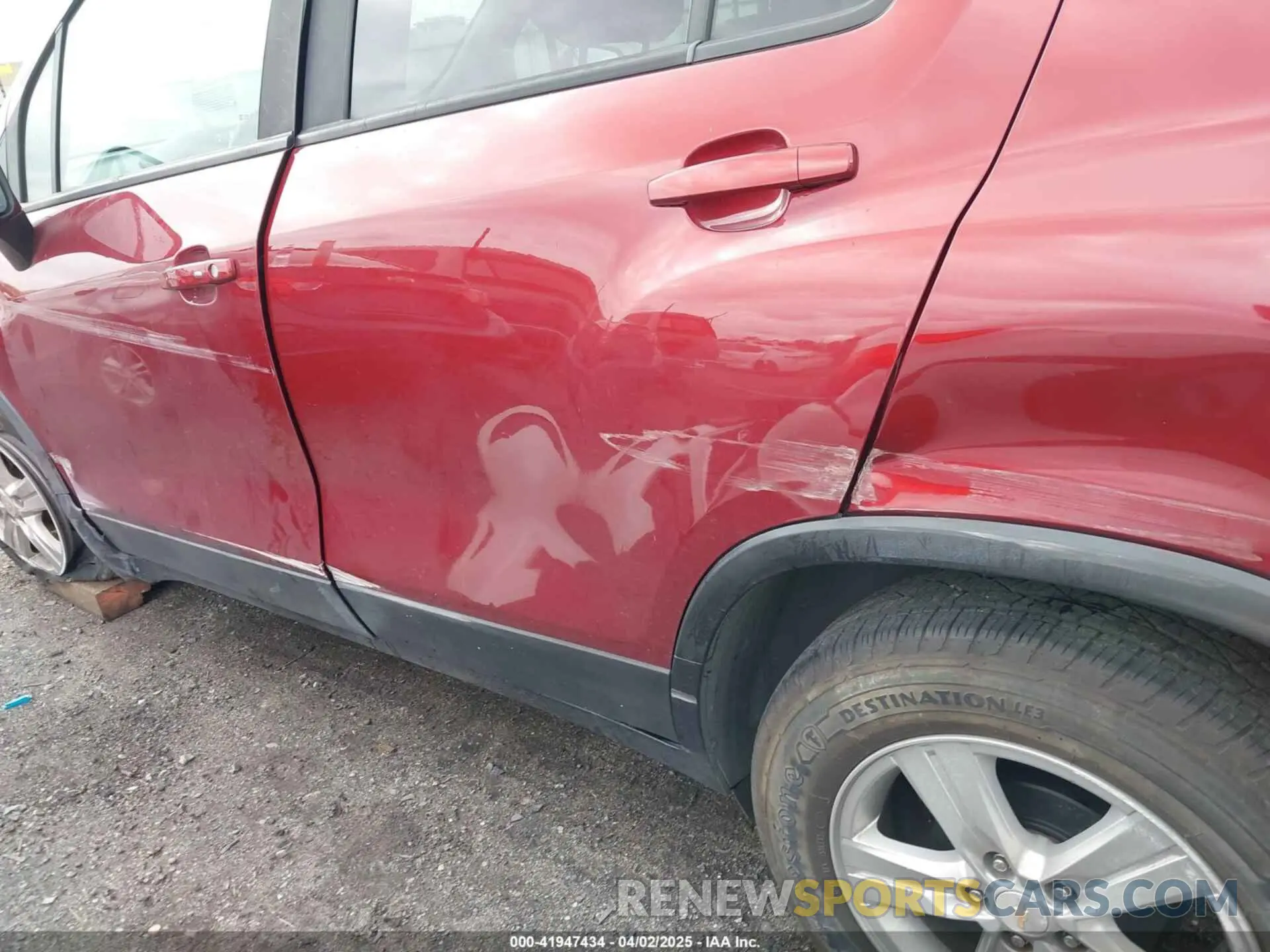19 Photograph of a damaged car KL7CJLSM5MB374686 CHEVROLET TRAX 2021