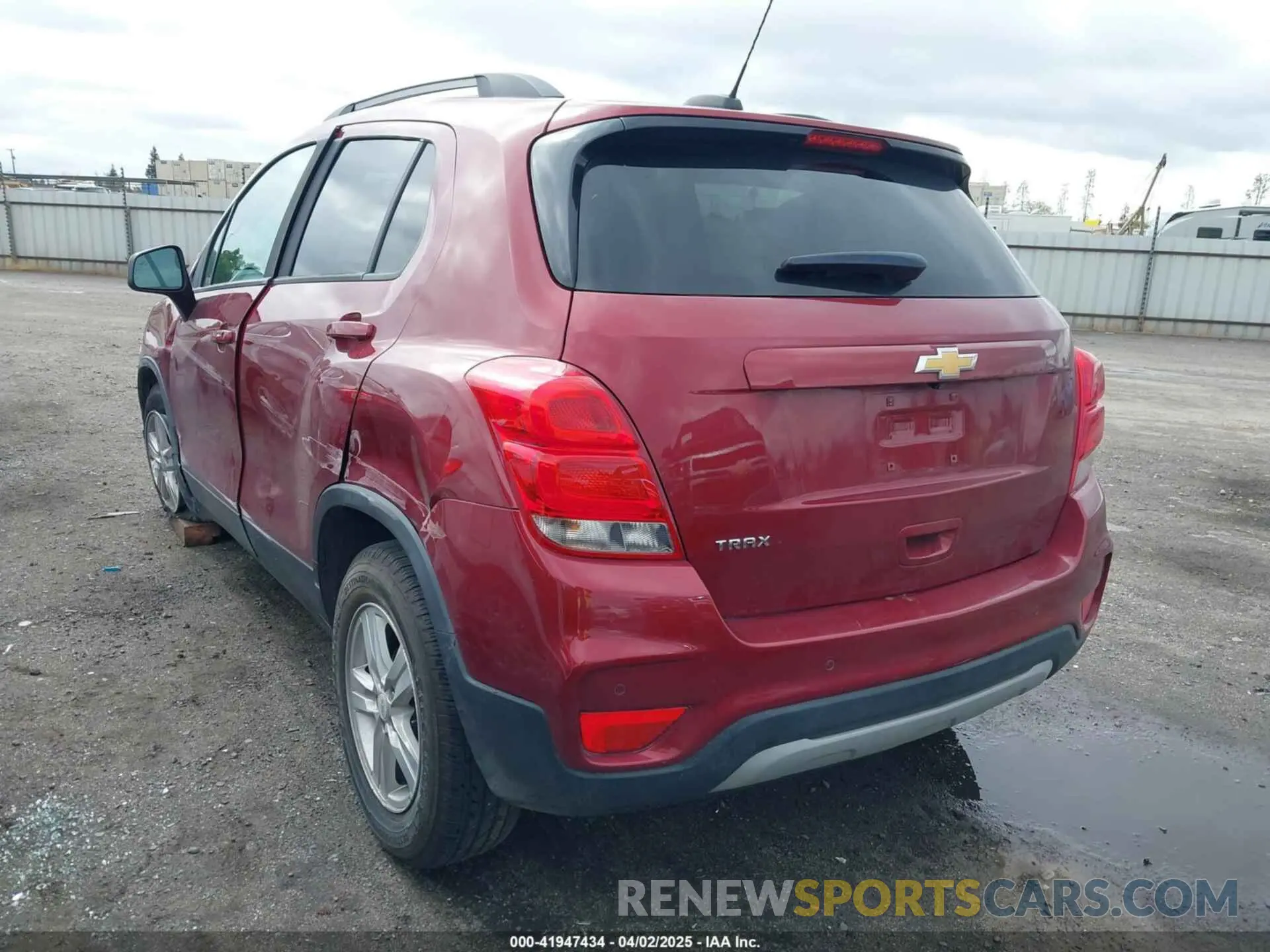 3 Photograph of a damaged car KL7CJLSM5MB374686 CHEVROLET TRAX 2021