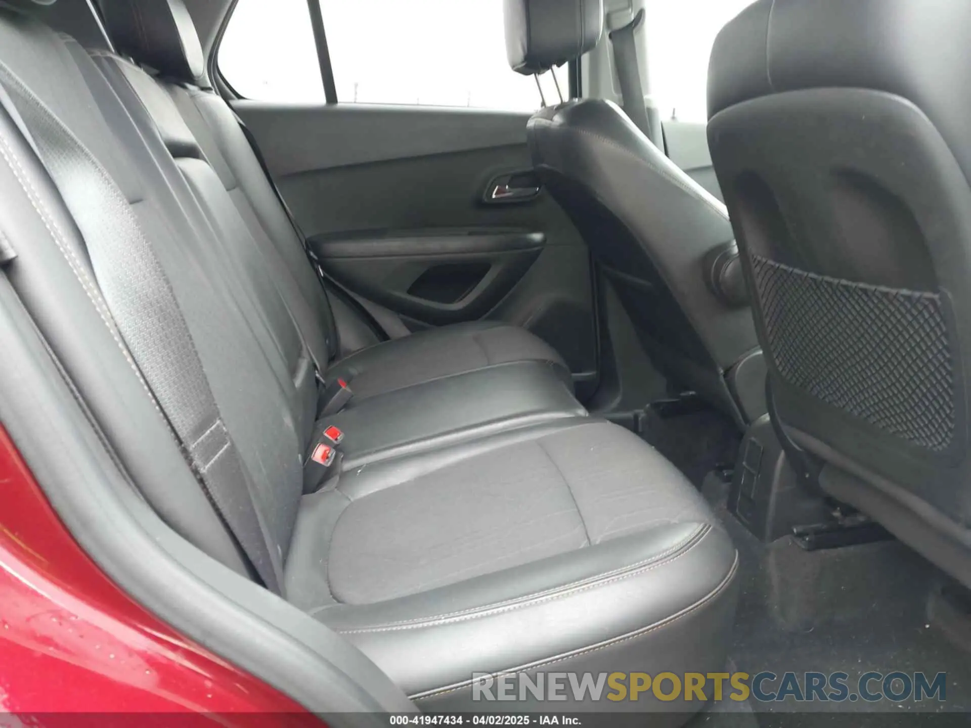 8 Photograph of a damaged car KL7CJLSM5MB374686 CHEVROLET TRAX 2021
