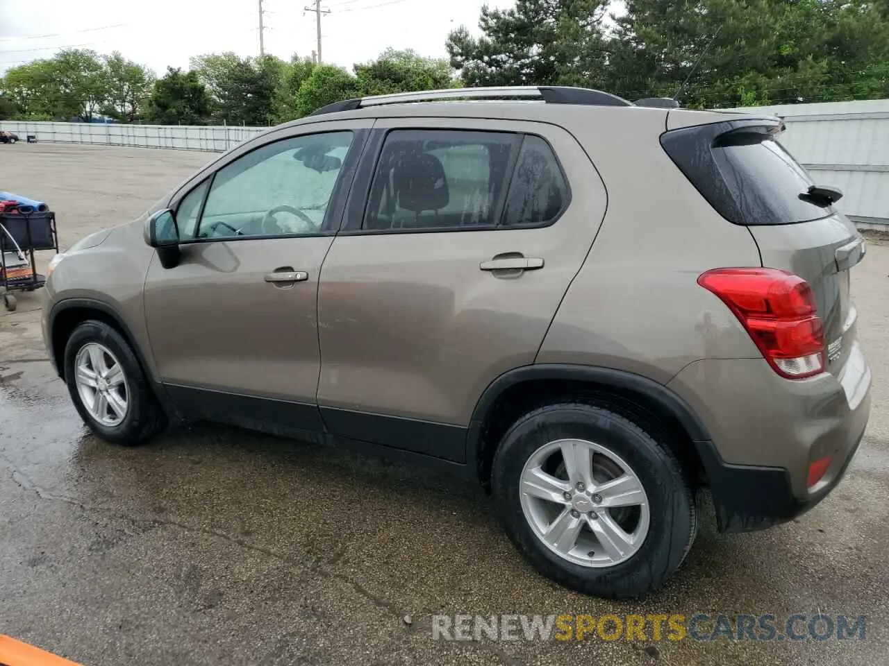 2 Photograph of a damaged car KL7CJLSM6MB372655 CHEVROLET TRAX 2021