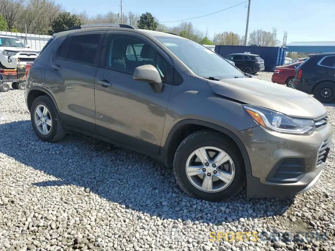 4 Photograph of a damaged car KL7CJLSM8MB364525 CHEVROLET TRAX 2021